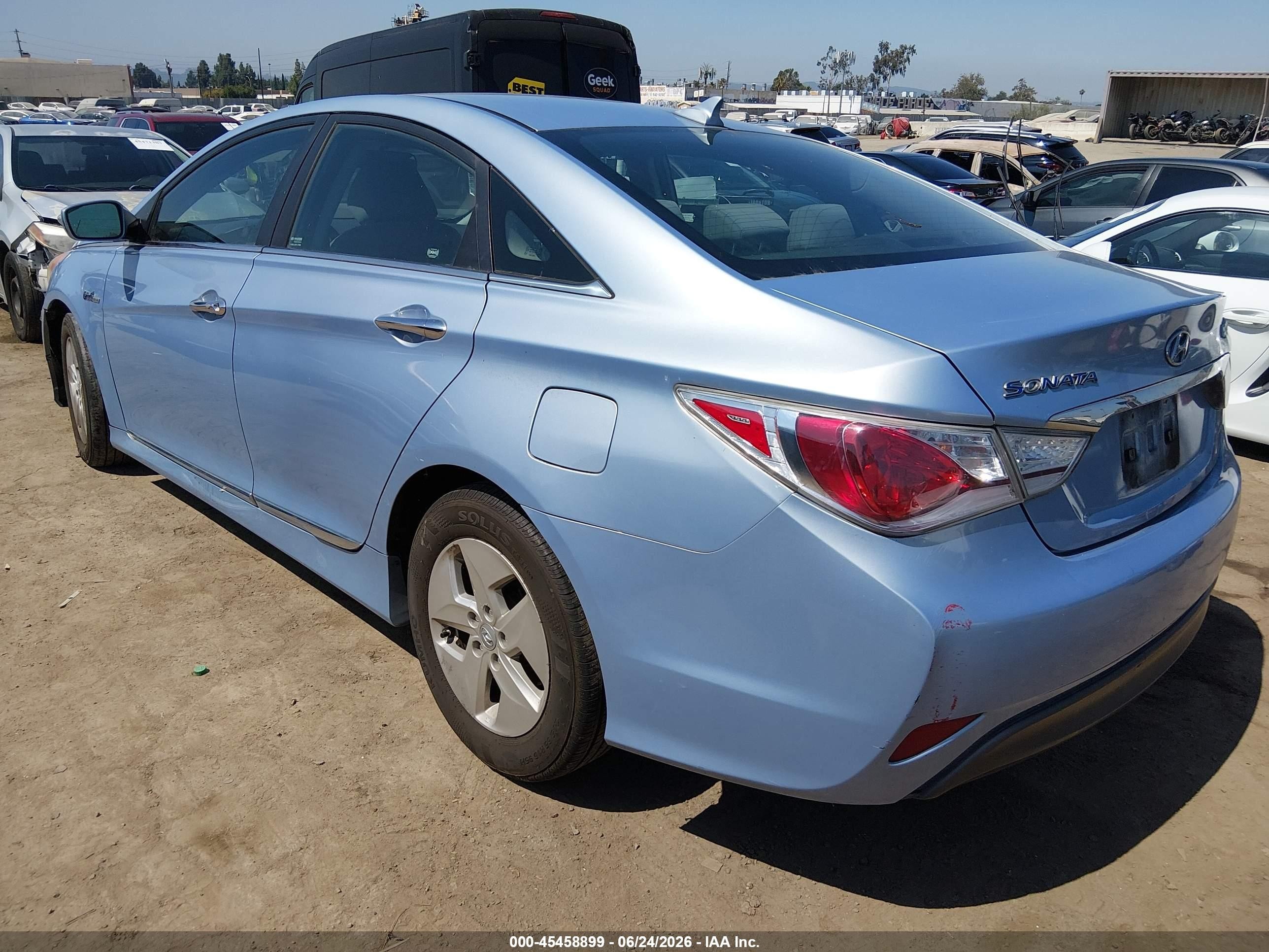 2011 Hyundai Sonata Hybrid   Light Blue vin: KMHEC4A45BA000963