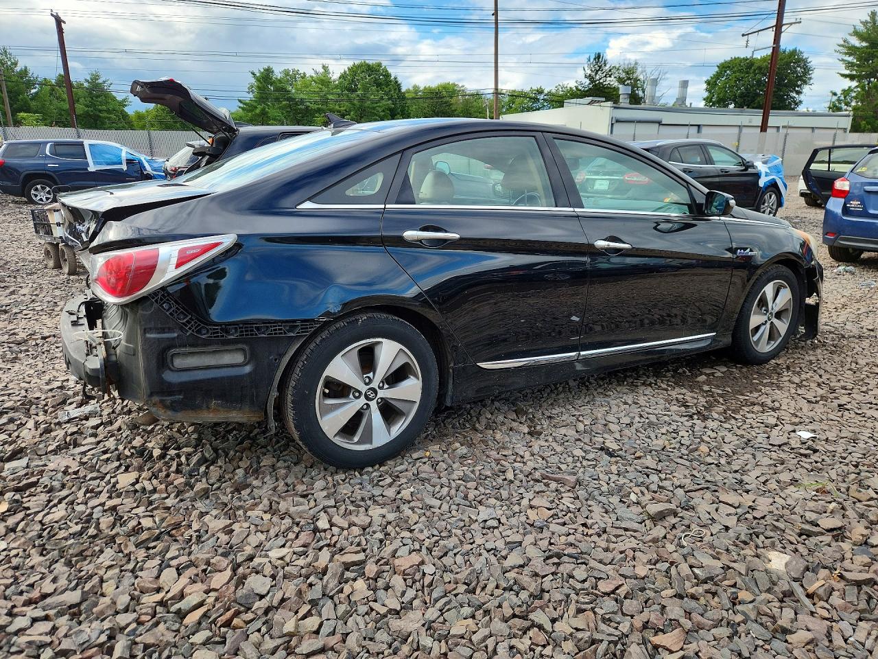 2011 Hyundai Sonata Hybrid Black vin: KMHEC4A45BA002941