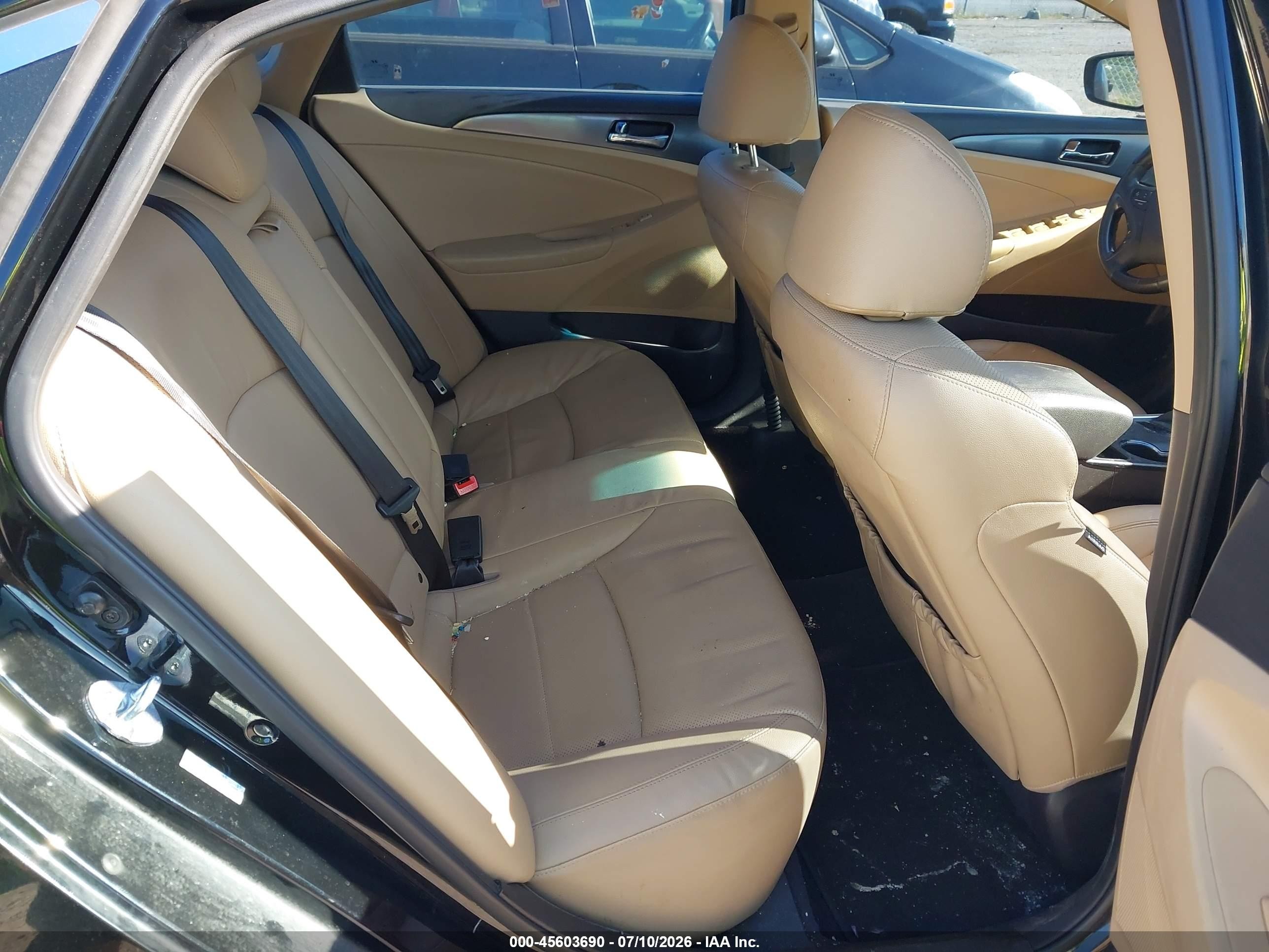 2012 Hyundai Sonata Hybrid   Черный vin: KMHEC4A45CA020647
