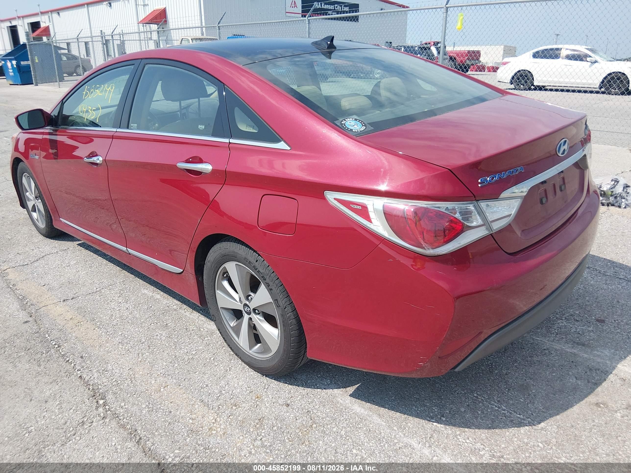 2012 Hyundai Sonata Hybrid Red vin: KMHEC4A45CA022642