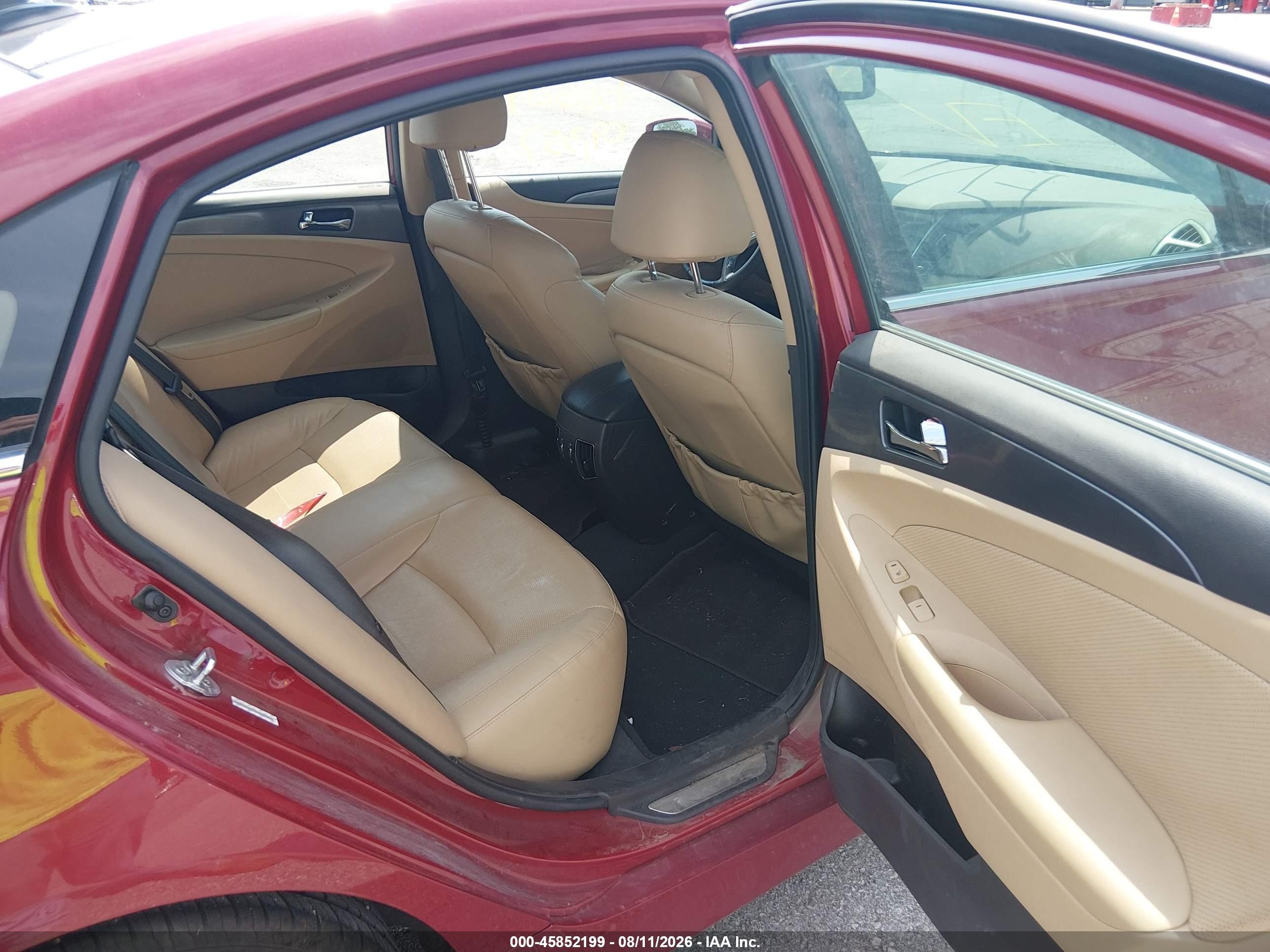 2012 Hyundai Sonata Hybrid Red vin: KMHEC4A45CA022642