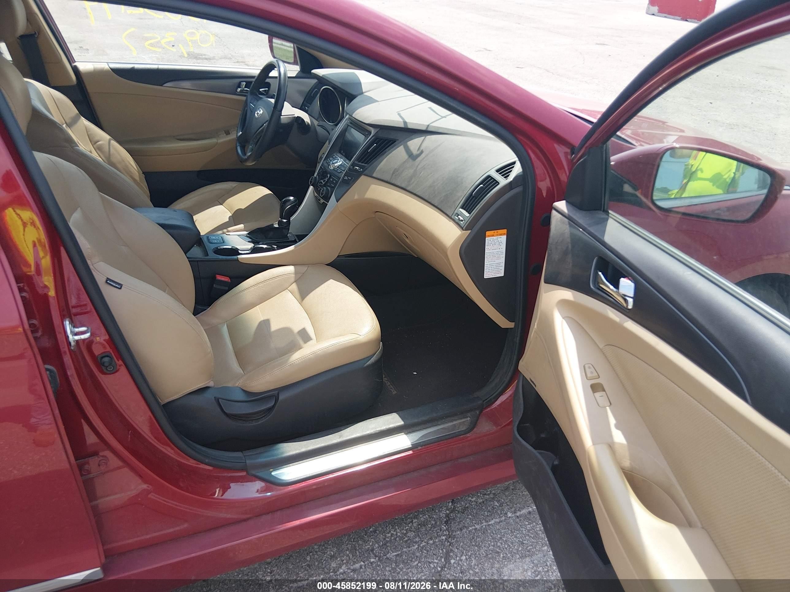 2012 Hyundai Sonata Hybrid Red vin: KMHEC4A45CA022642