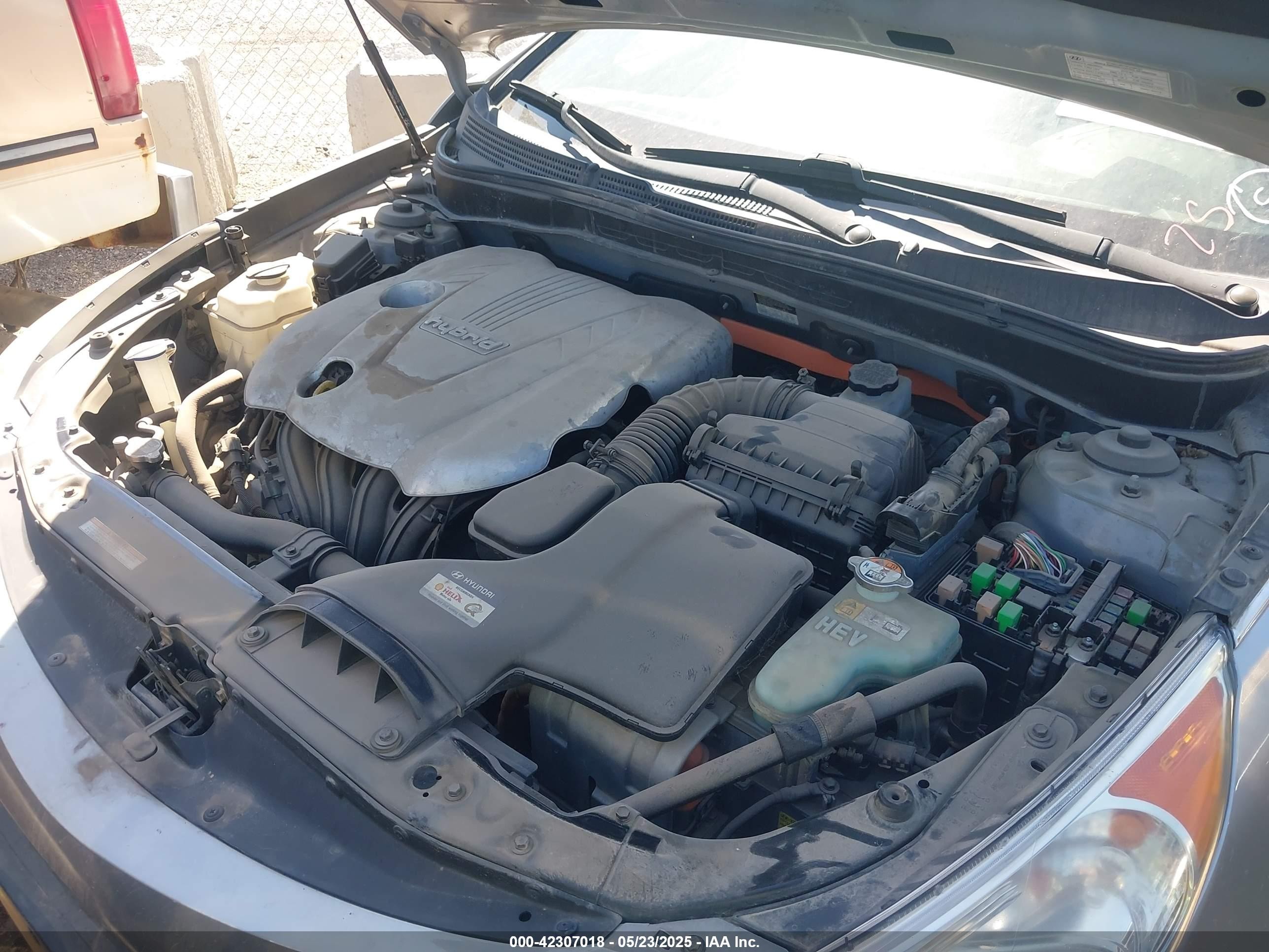 2012 Hyundai Sonata Hybrid   Серый vin: KMHEC4A45CA042017