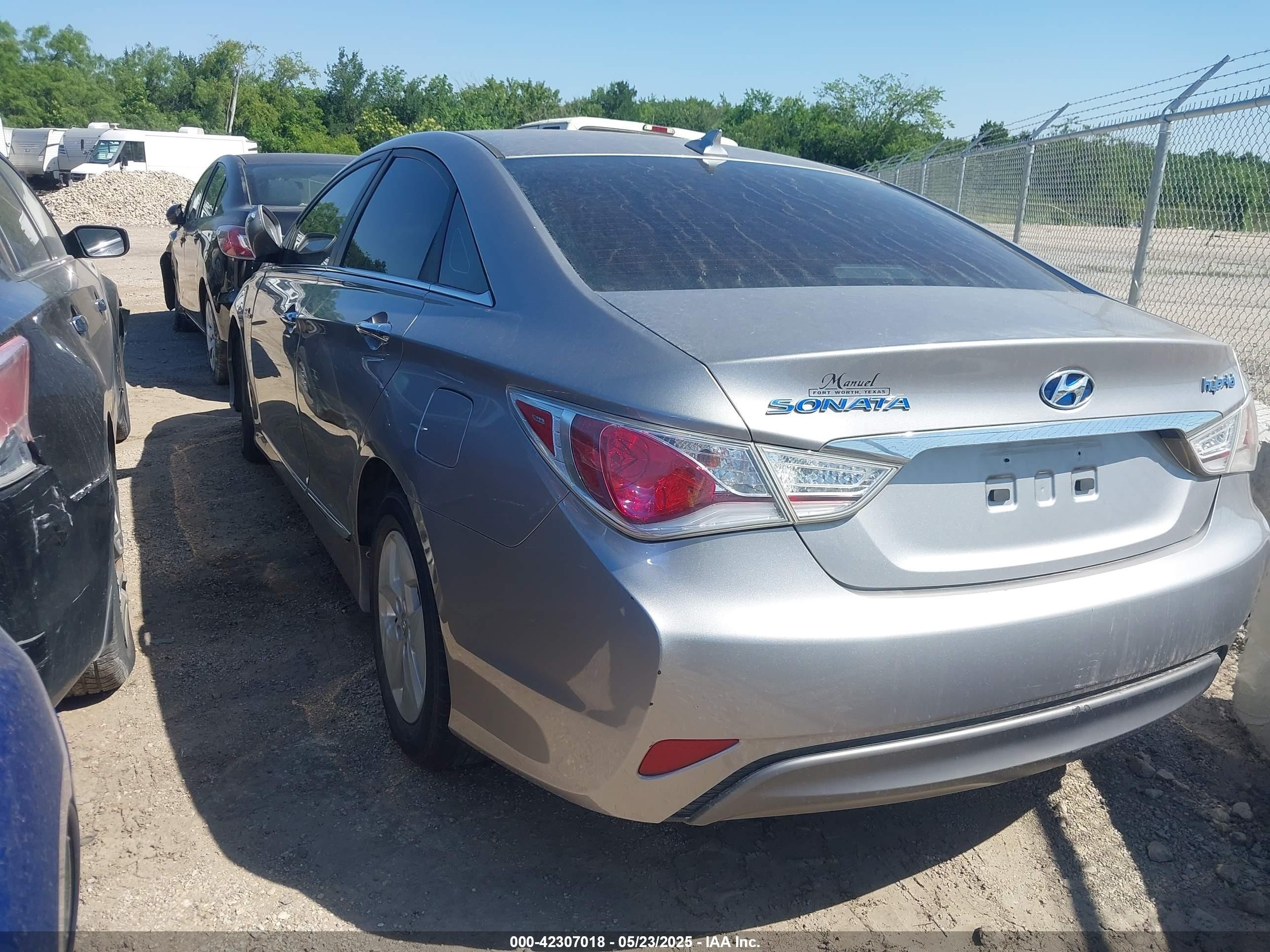 2012 Hyundai Sonata Hybrid   Серый vin: KMHEC4A45CA042017