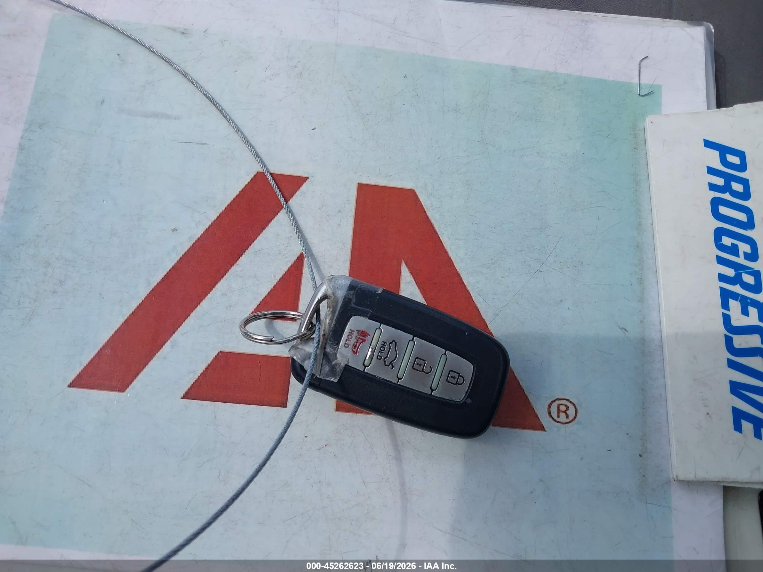 2013 Hyundai Sonata Hybrid   Серебряный vin: KMHEC4A45DA064875