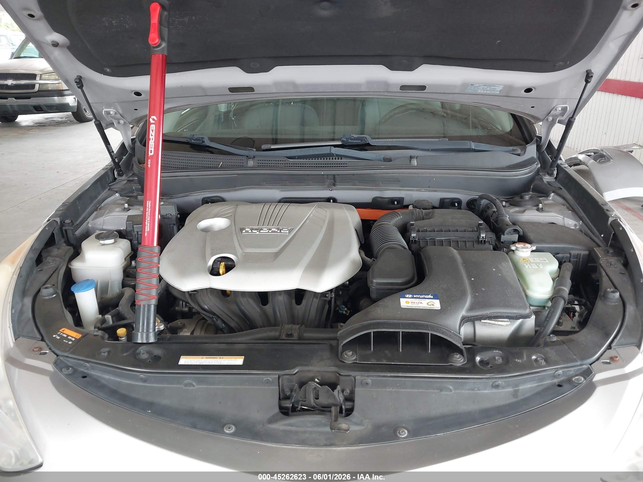 2013 Hyundai Sonata Hybrid   Серебряный vin: KMHEC4A45DA064875