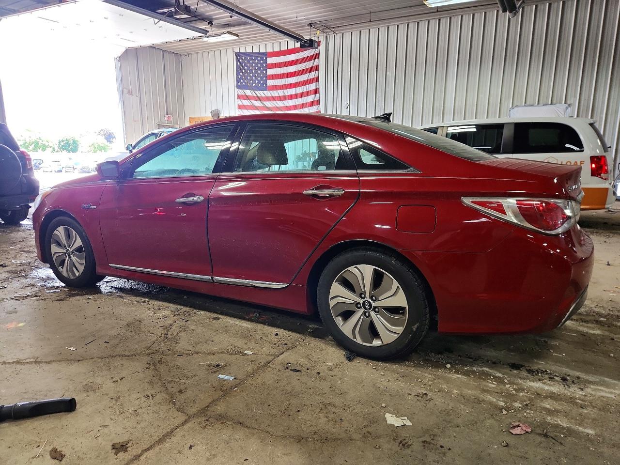 2013 Hyundai Sonata Hybrid Красный vin: KMHEC4A45DA066769