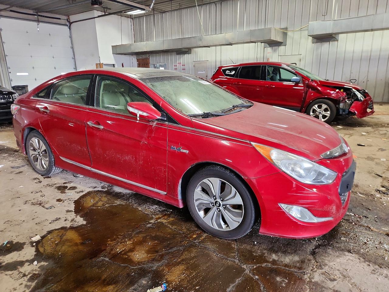 2013 Hyundai Sonata Hybrid Красный vin: KMHEC4A45DA066769