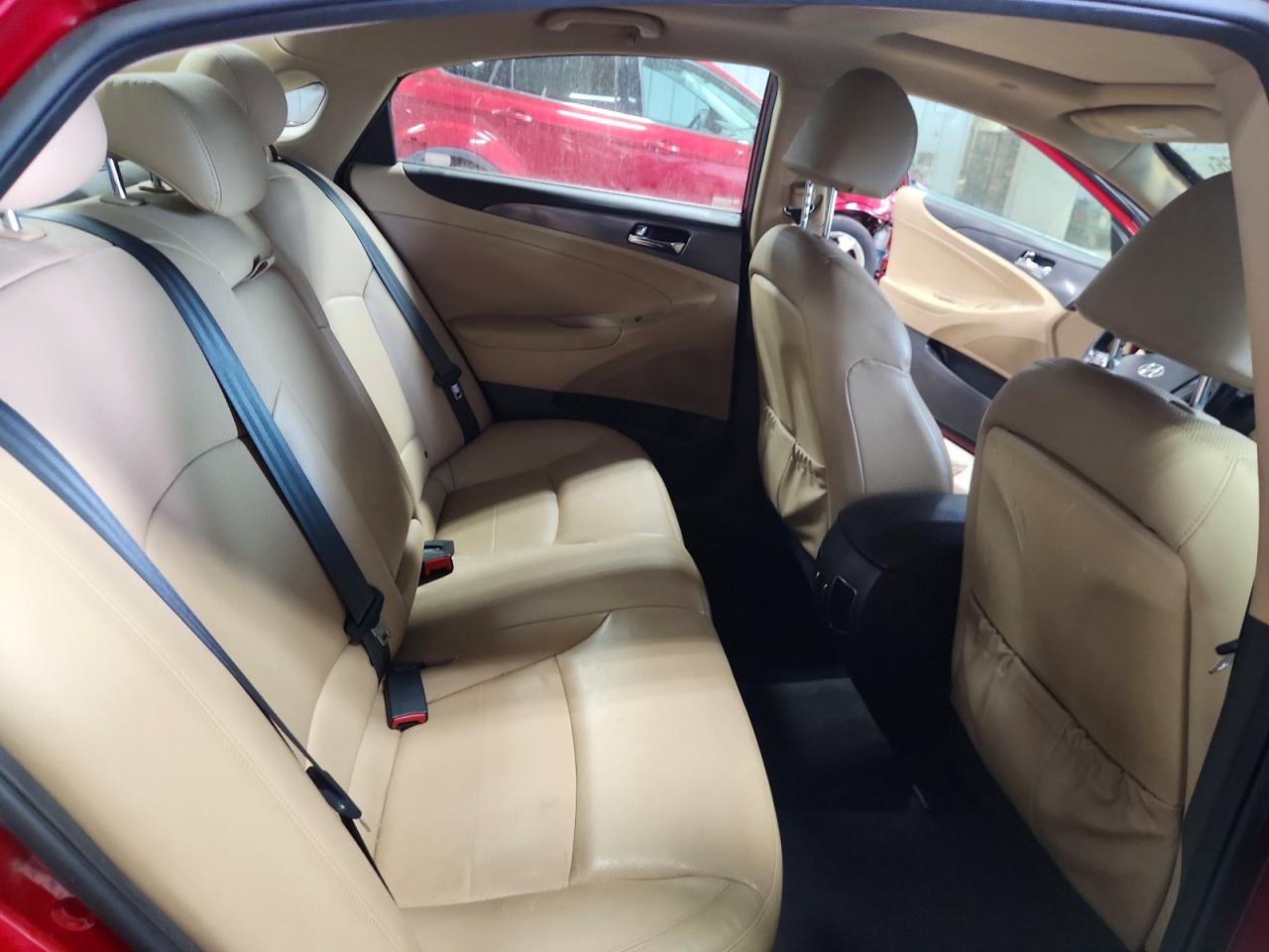 2013 Hyundai Sonata Hybrid Красный vin: KMHEC4A45DA066769