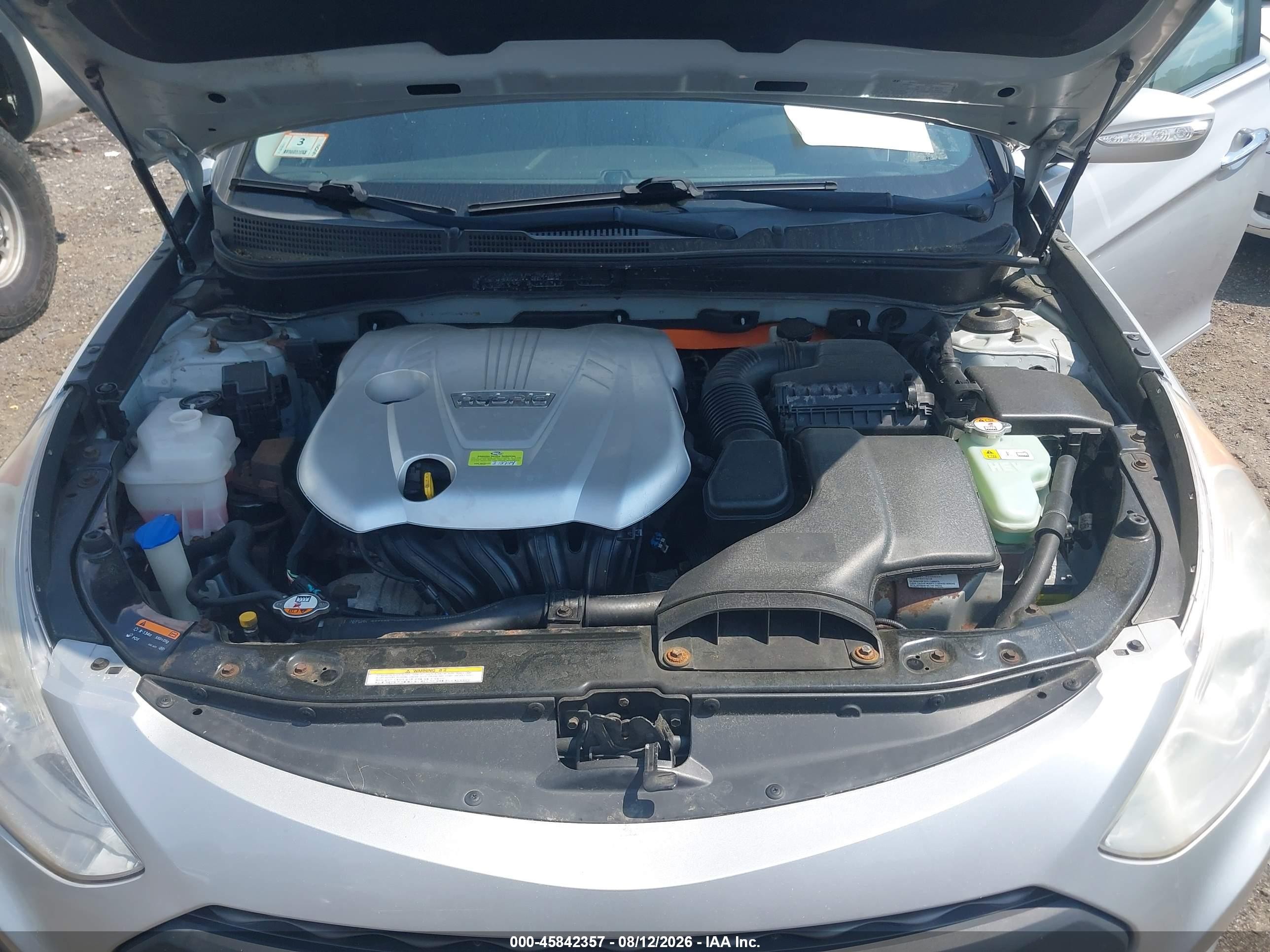 2013 Hyundai Sonata Hybrid   Silver vin: KMHEC4A45DA076458