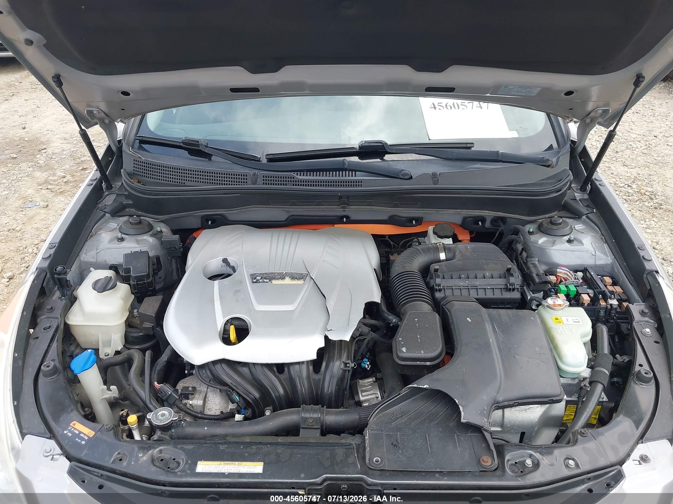 2013 Hyundai Sonata Hybrid   Silver vin: KMHEC4A45DA078615