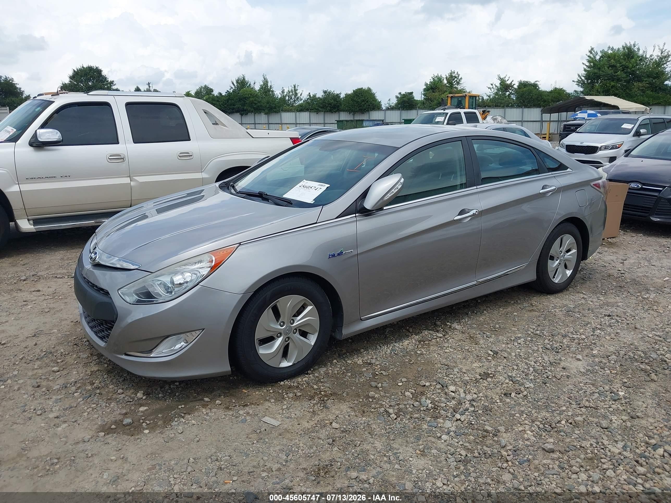2013 Hyundai Sonata Hybrid   Silver vin: KMHEC4A45DA078615