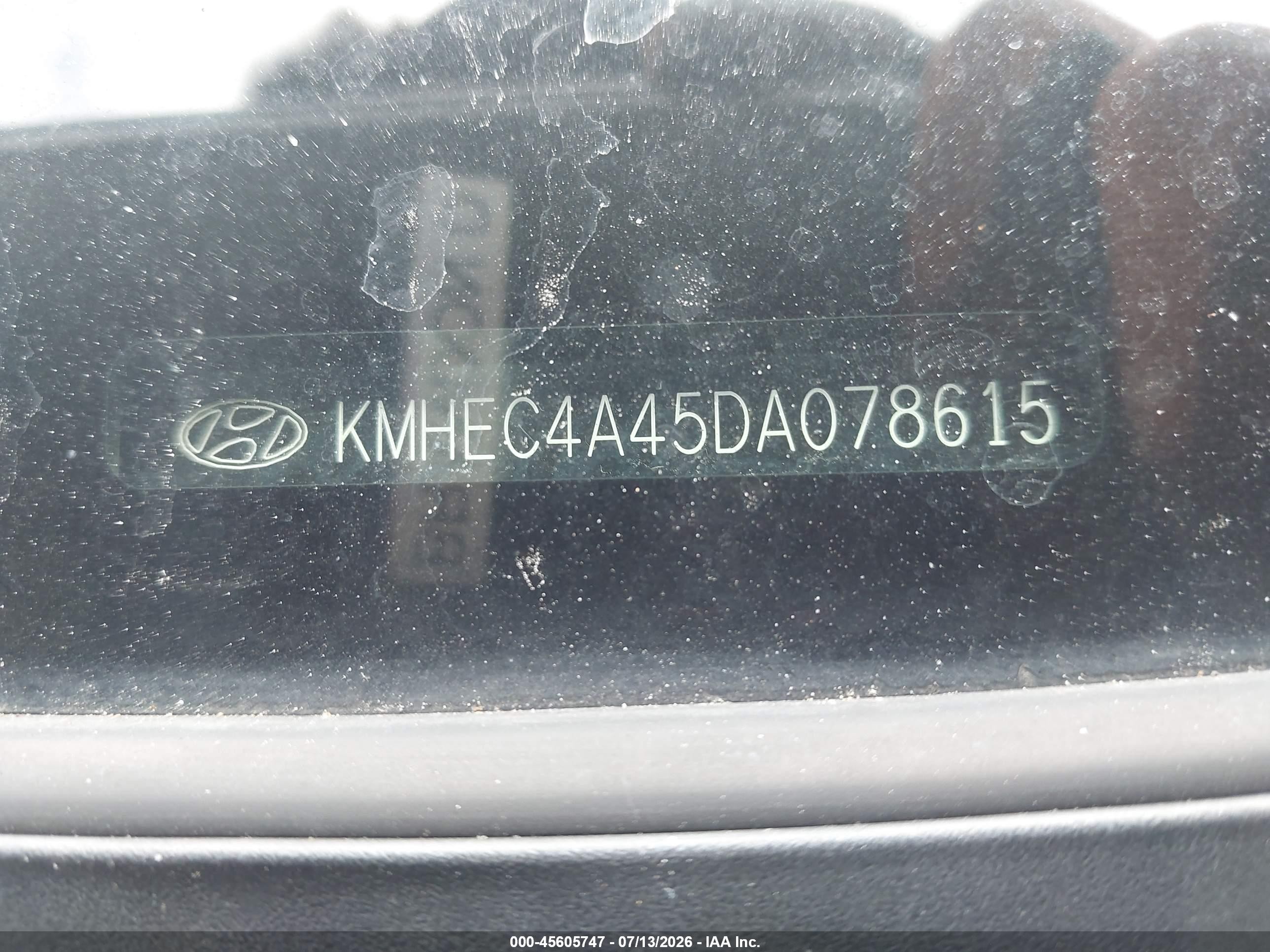 2013 Hyundai Sonata Hybrid   Silver vin: KMHEC4A45DA078615
