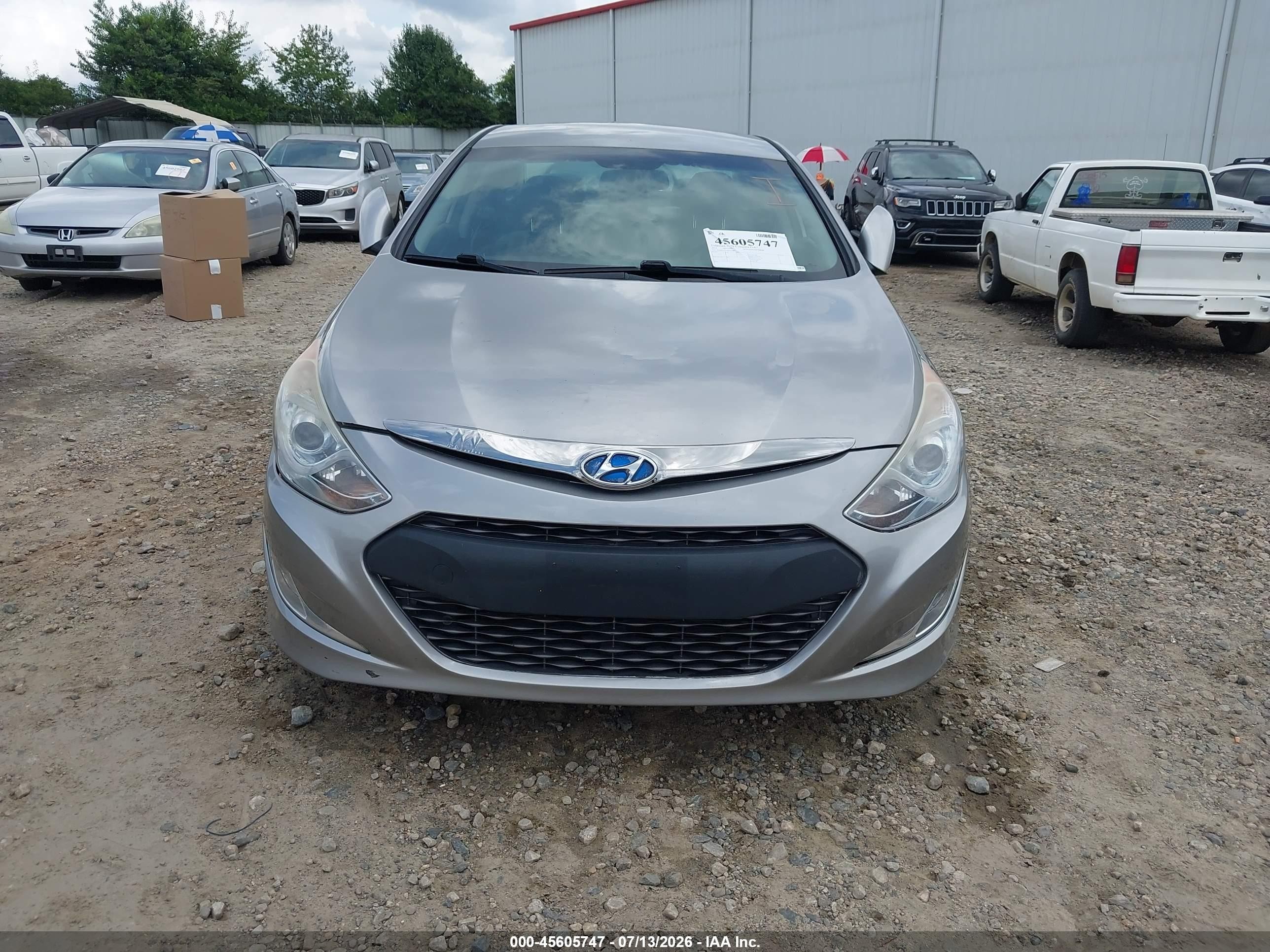 2013 Hyundai Sonata Hybrid   Silver vin: KMHEC4A45DA078615
