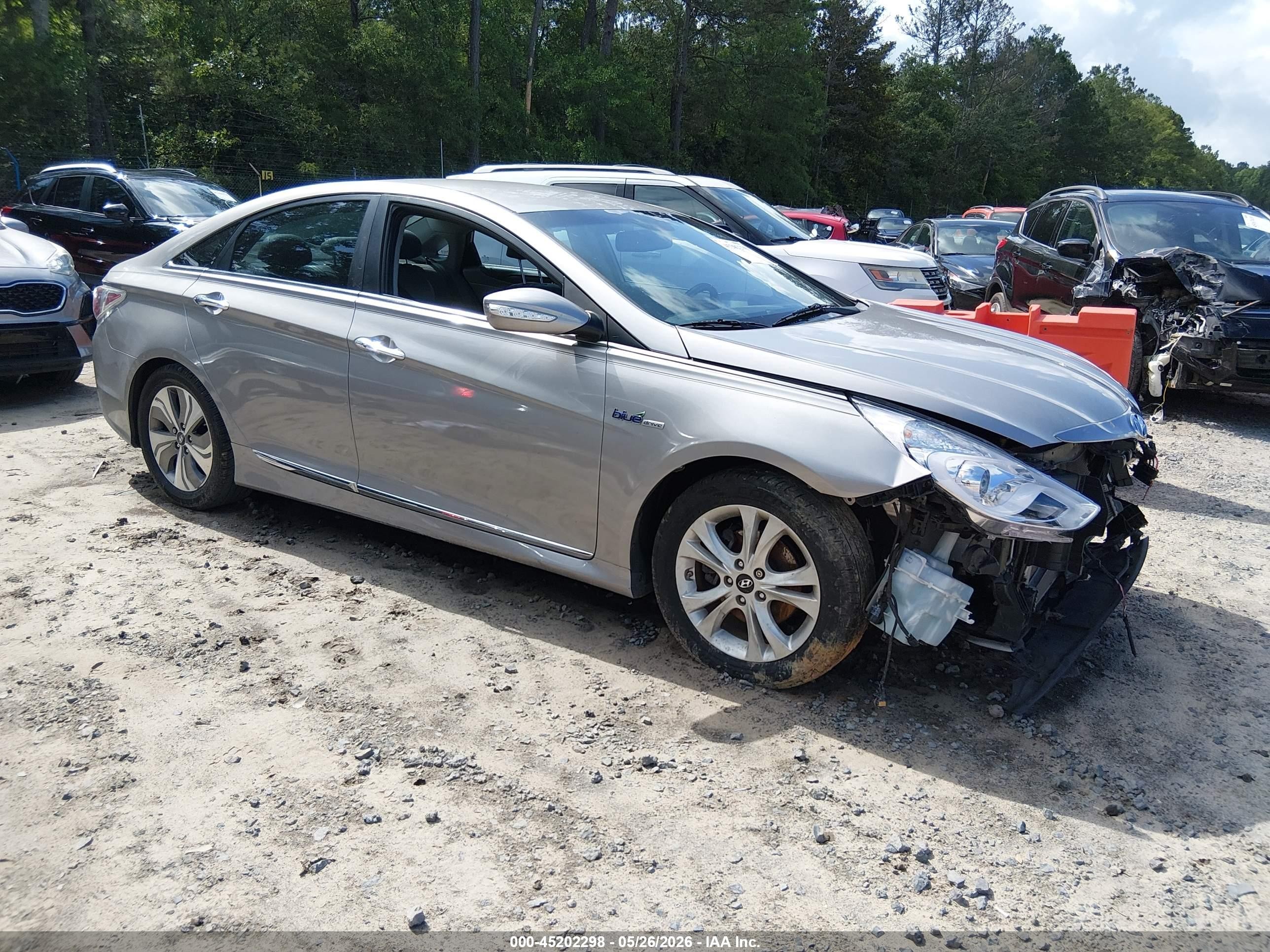 2013 Hyundai Sonata Hybrid Limited Silver vin: KMHEC4A45DA084124