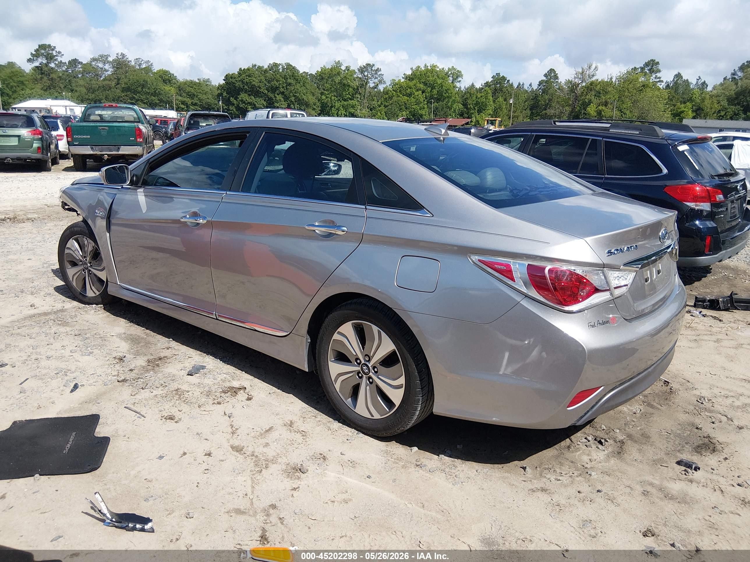 2013 Hyundai Sonata Hybrid Limited Silver vin: KMHEC4A45DA084124