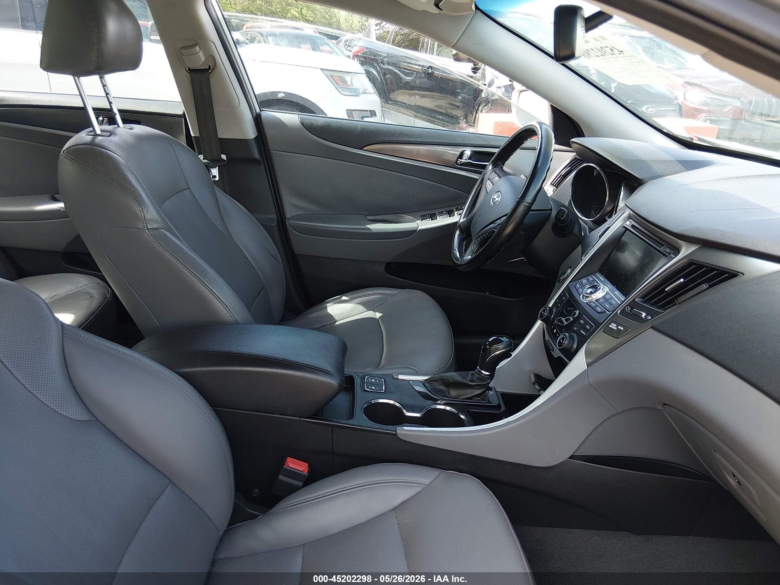 2013 Hyundai Sonata Hybrid Limited Silver vin: KMHEC4A45DA084124
