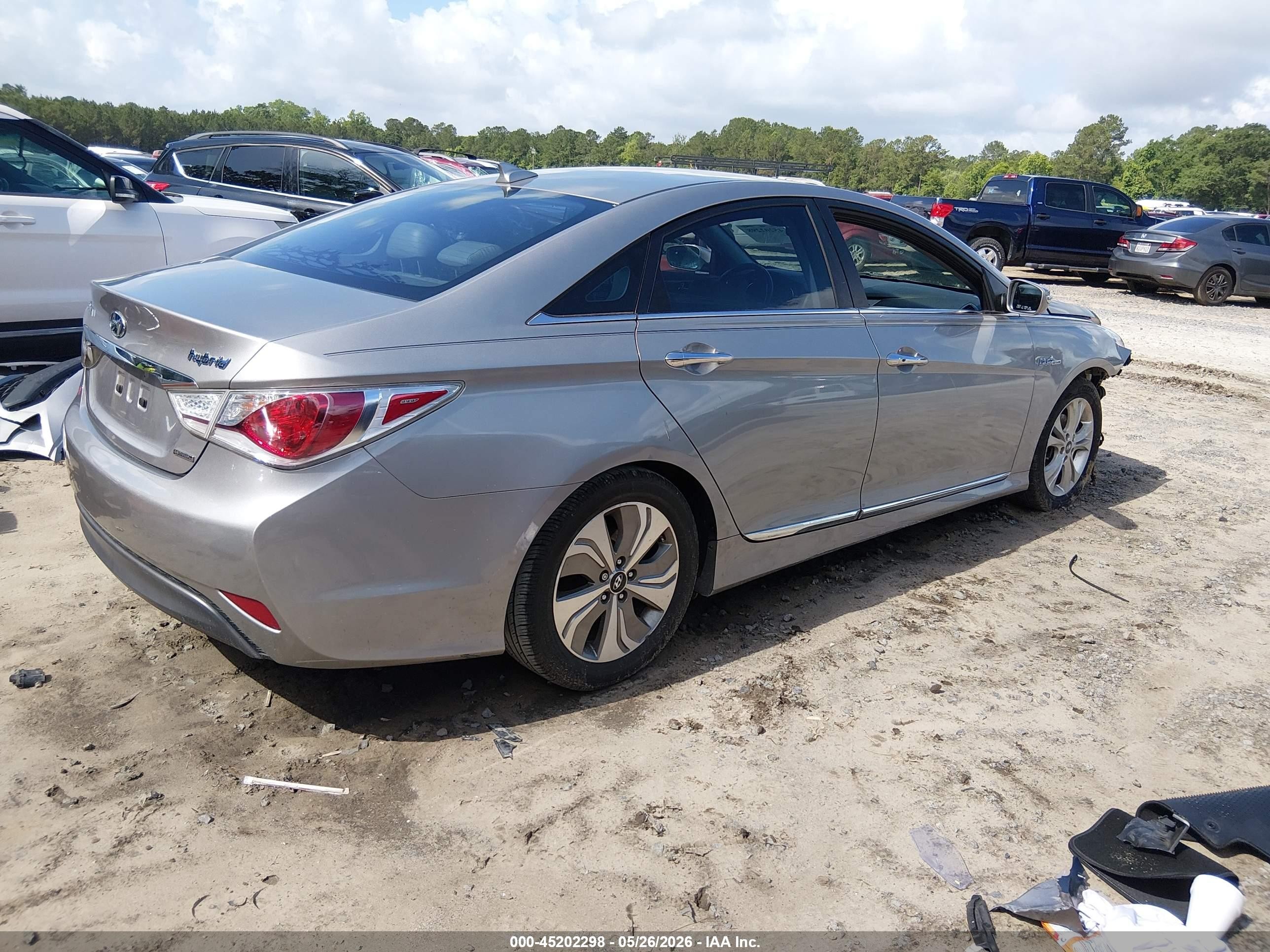 2013 Hyundai Sonata Hybrid Limited Silver vin: KMHEC4A45DA084124