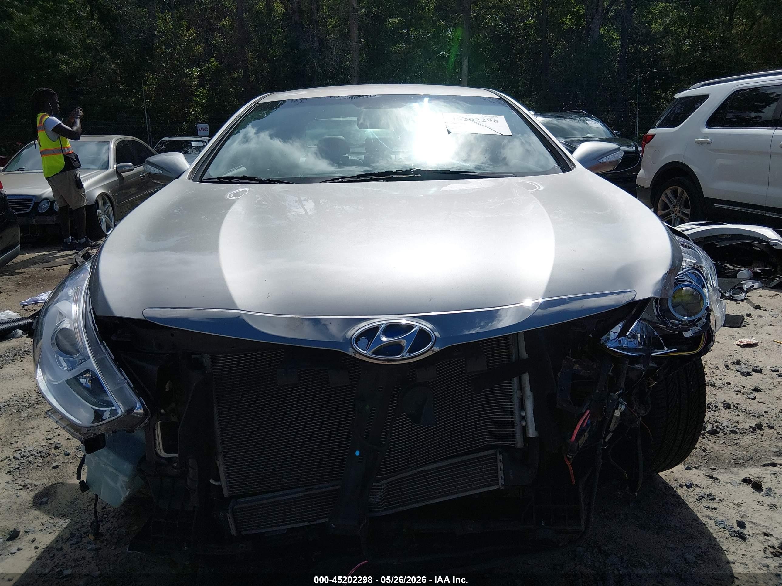 2013 Hyundai Sonata Hybrid Limited Silver vin: KMHEC4A45DA084124