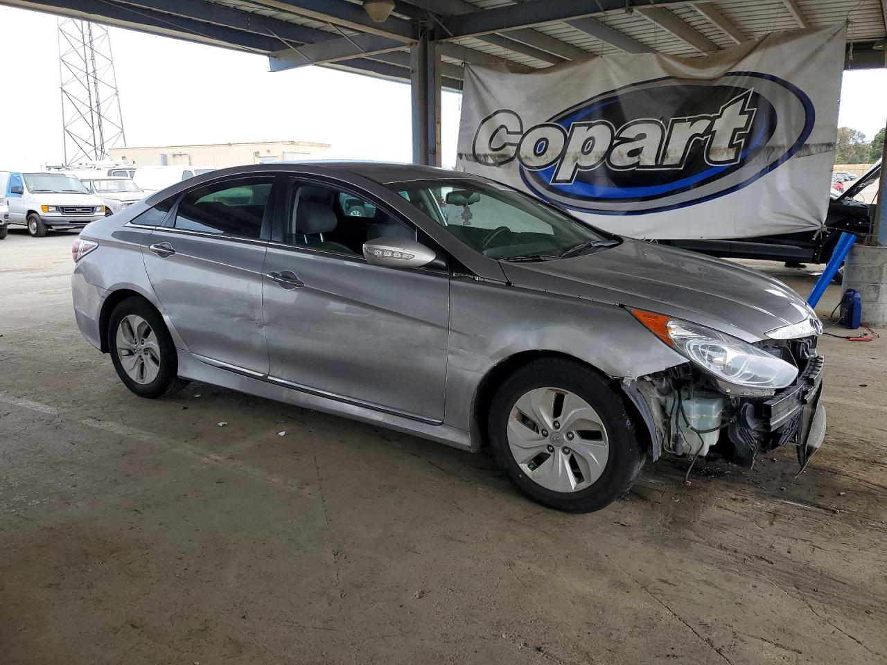 2013 Hyundai Sonata Hybrid Silver vin: KMHEC4A45DA088318
