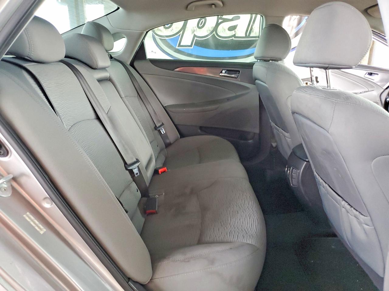 2013 Hyundai Sonata Hybrid Silver vin: KMHEC4A45DA088318