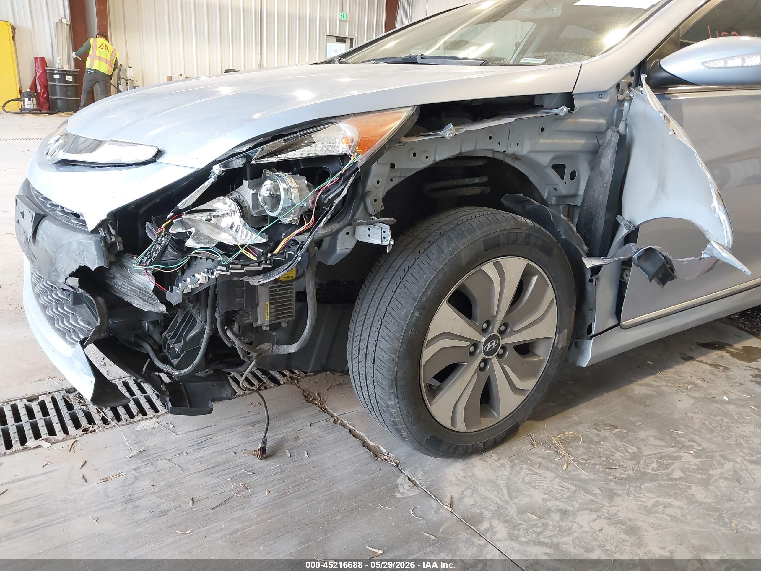 2013 Hyundai Sonata Hybrid Limited Light Blue vin: KMHEC4A45DA089100