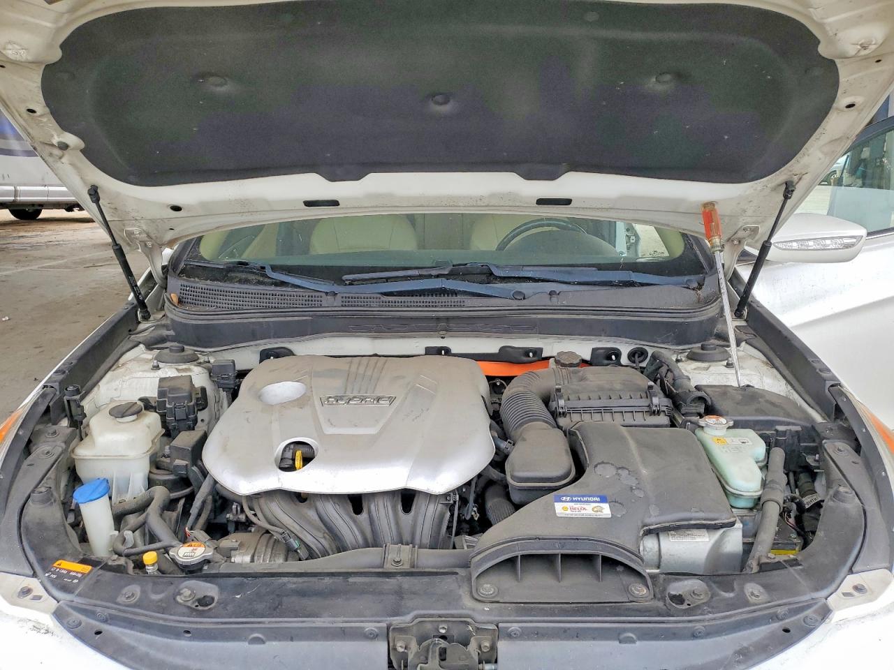 2013 Hyundai Sonata Hybrid White vin: KMHEC4A45DA091980