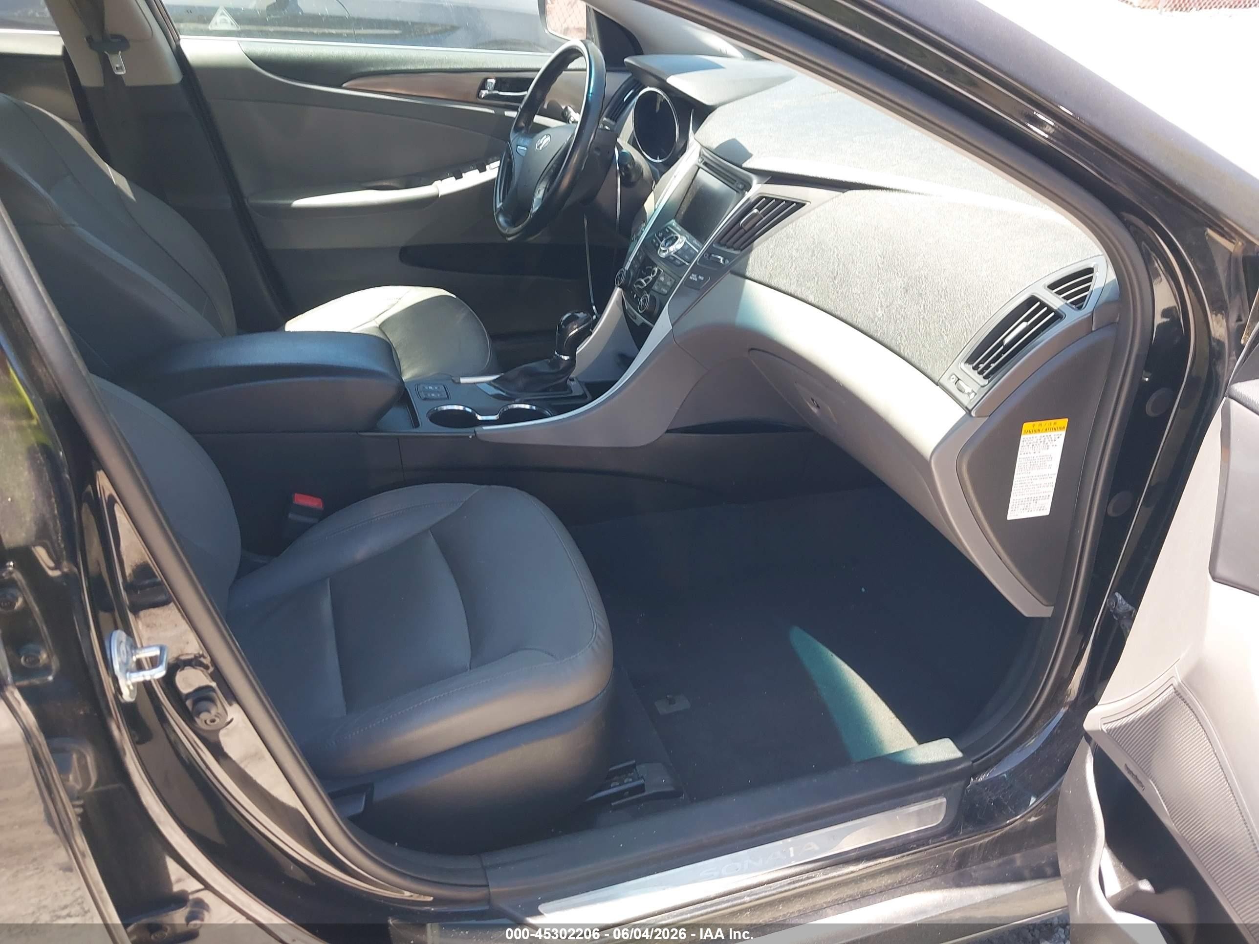 2014 Hyundai Sonata Hybrid Limited Черный vin: KMHEC4A45EA108679