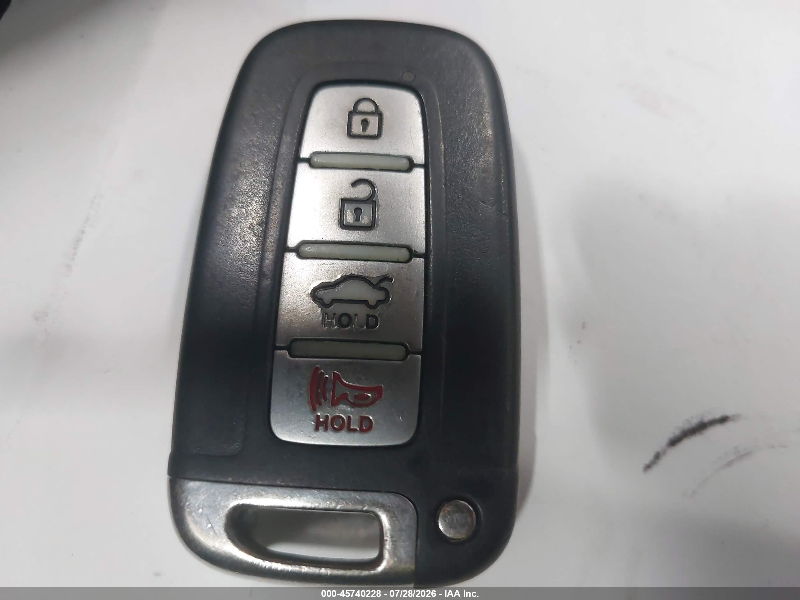 2014 Hyundai Sonata Hybrid   White vin: KMHEC4A45EA113798
