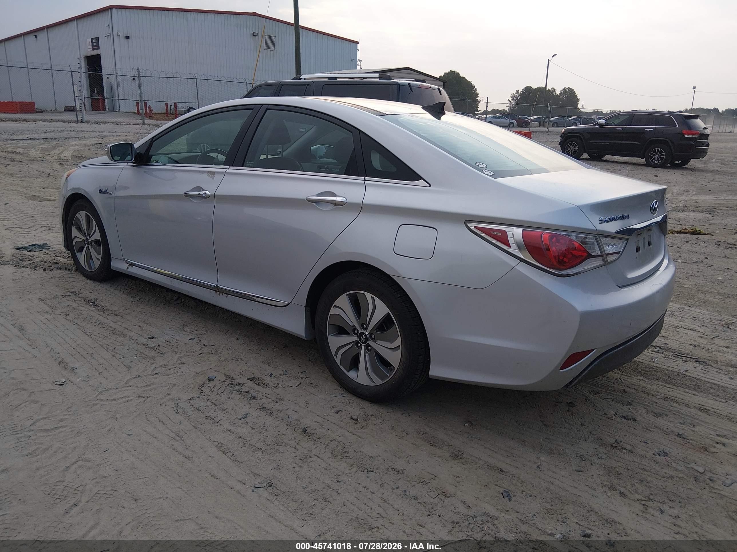 2014 Hyundai Sonata Hybrid Limited Silver vin: KMHEC4A45EA116040