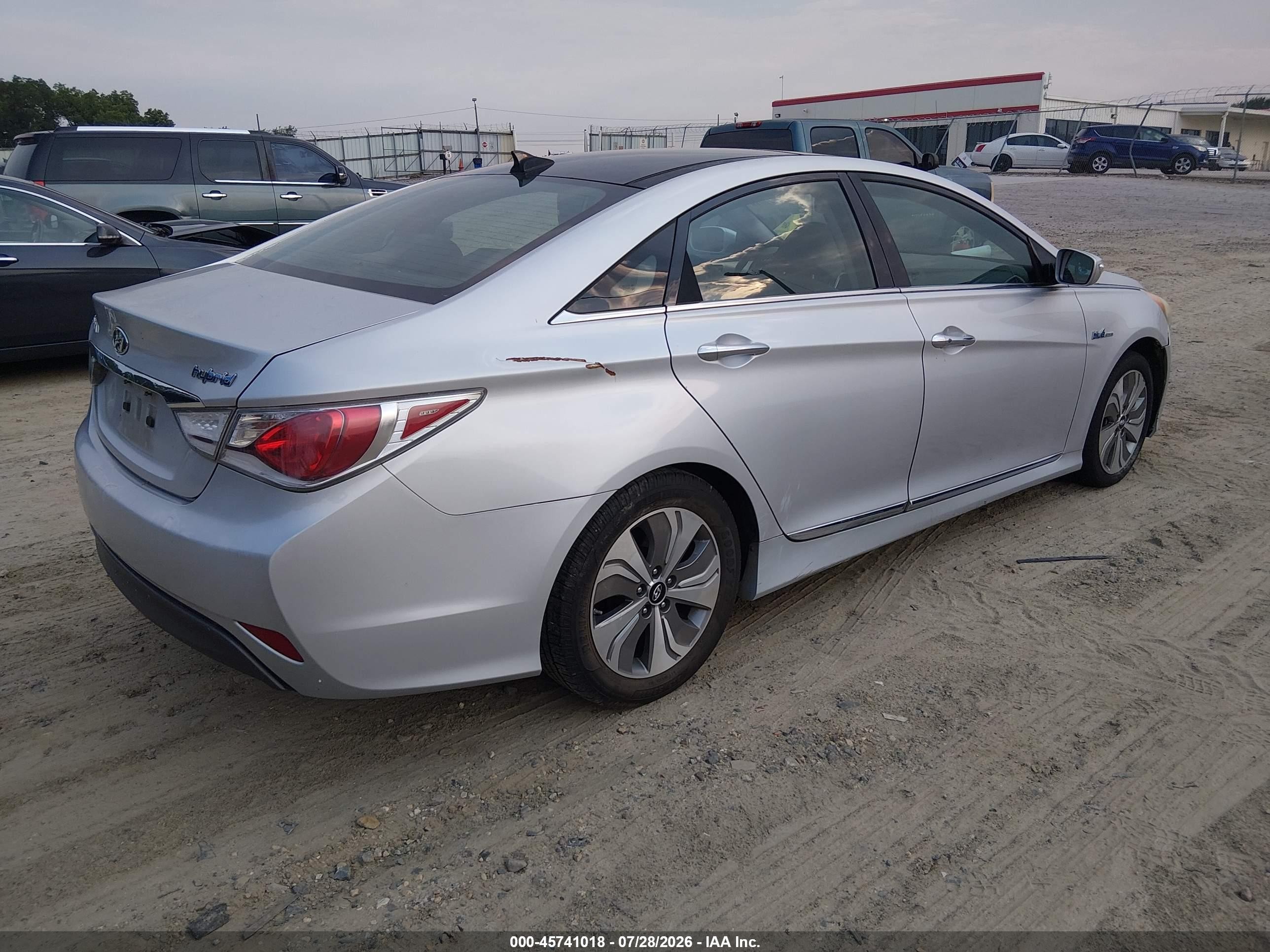 2014 Hyundai Sonata Hybrid Limited Silver vin: KMHEC4A45EA116040