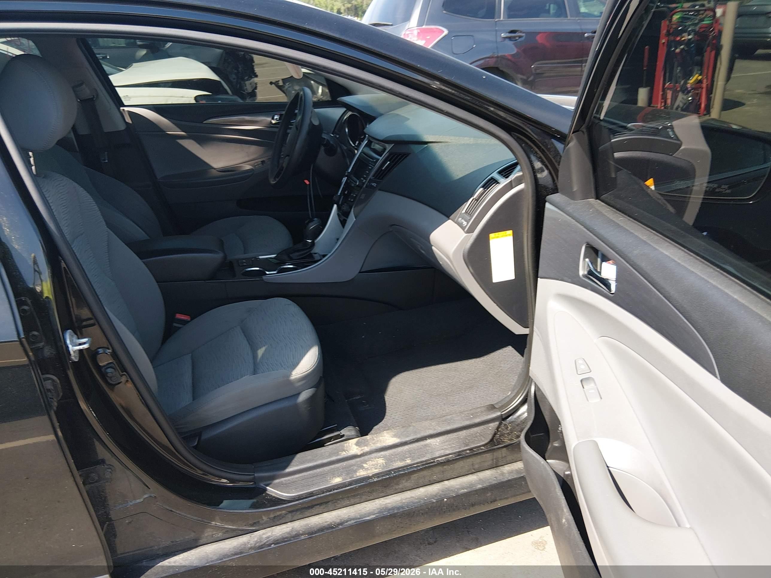 2014 Hyundai Sonata Hybrid   Black vin: KMHEC4A45EA116667
