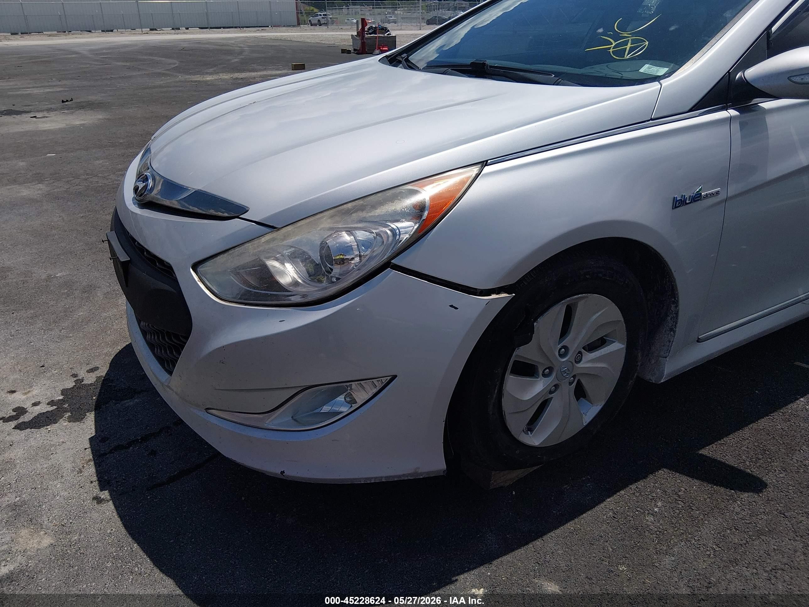 2015 Hyundai Sonata Hybrid   Silver vin: KMHEC4A45FA126861
