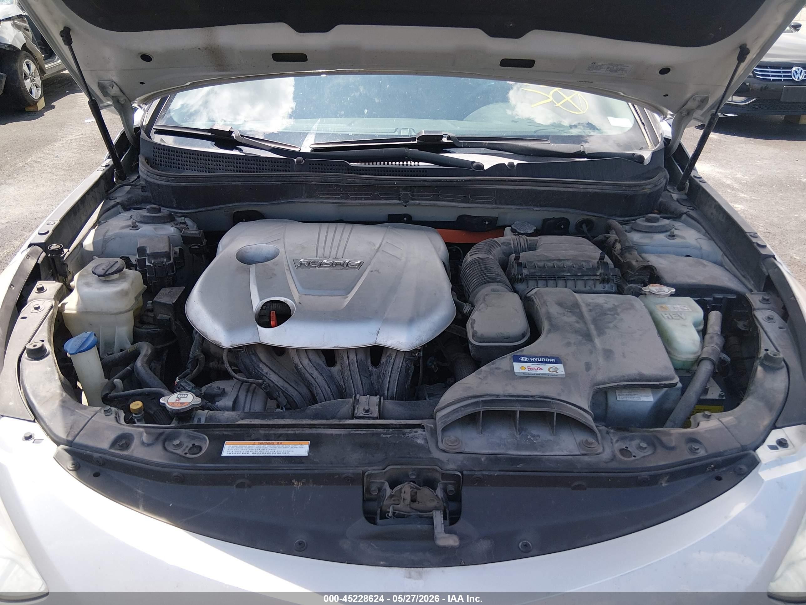 2015 Hyundai Sonata Hybrid   Silver vin: KMHEC4A45FA126861