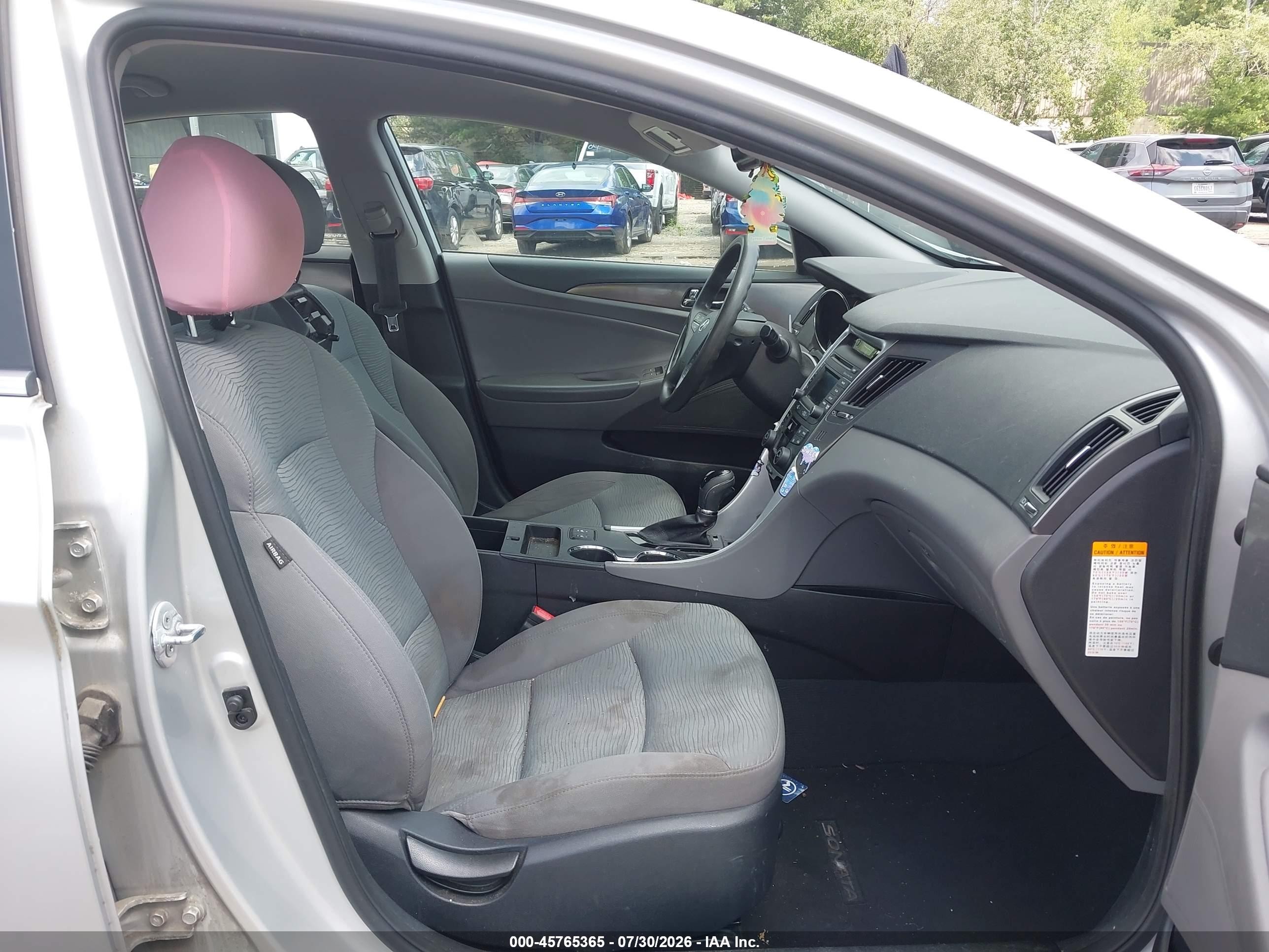 2015 Hyundai Sonata Hybrid   Silver vin: KMHEC4A45FA139089