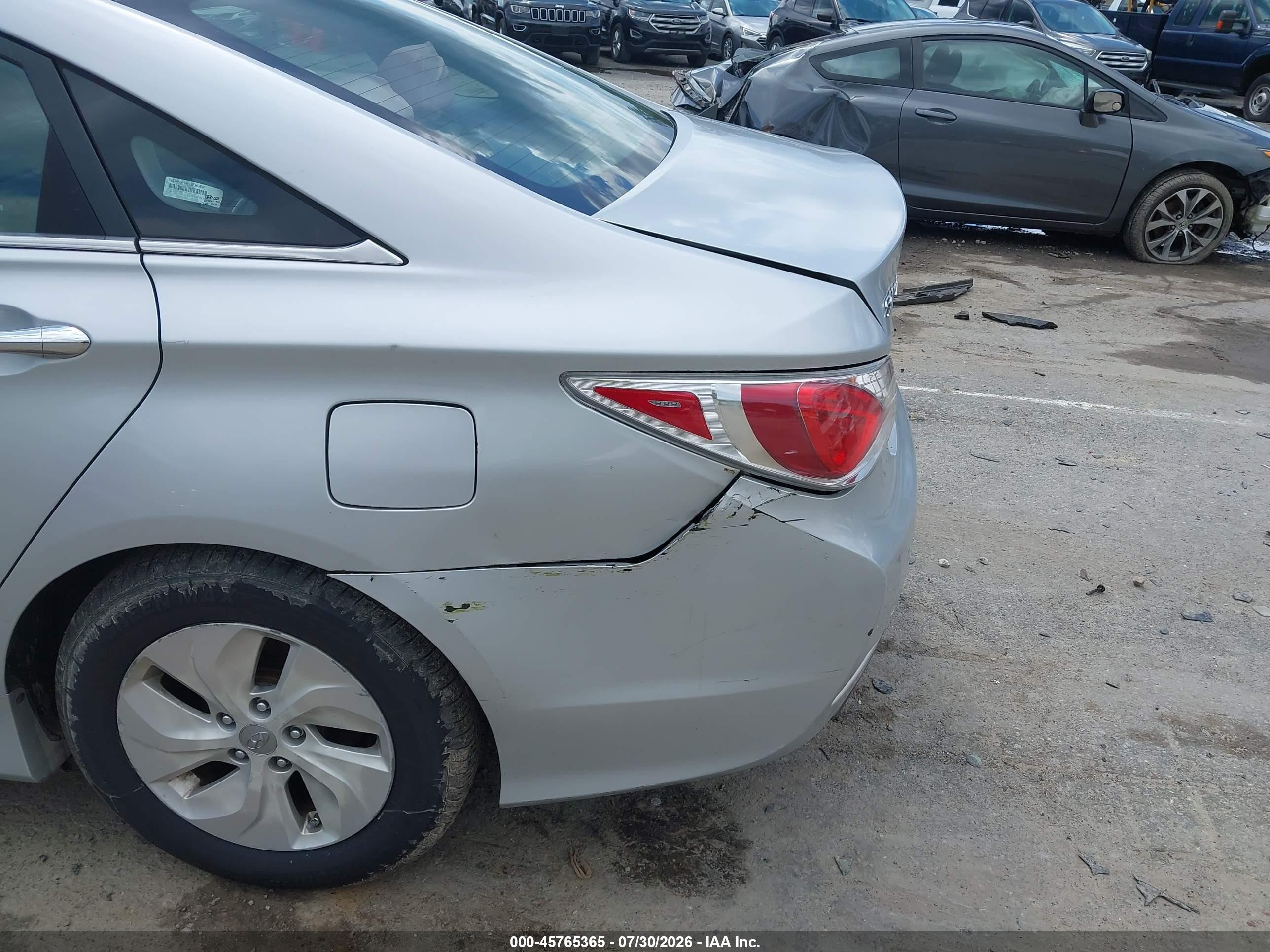 2015 Hyundai Sonata Hybrid   Silver vin: KMHEC4A45FA139089