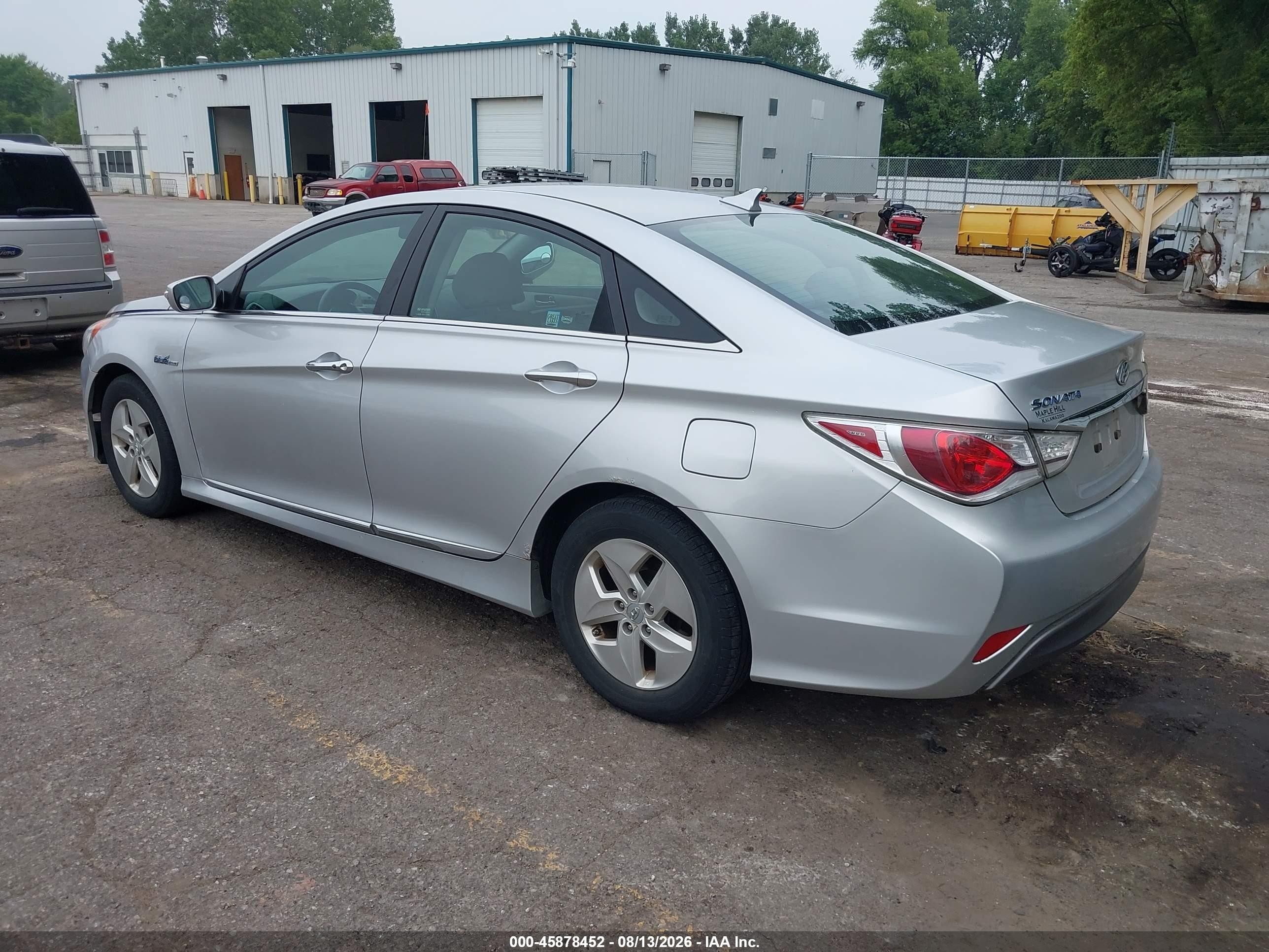 2011 Hyundai Sonata Hybrid   Серебряный vin: KMHEC4A46BA003323