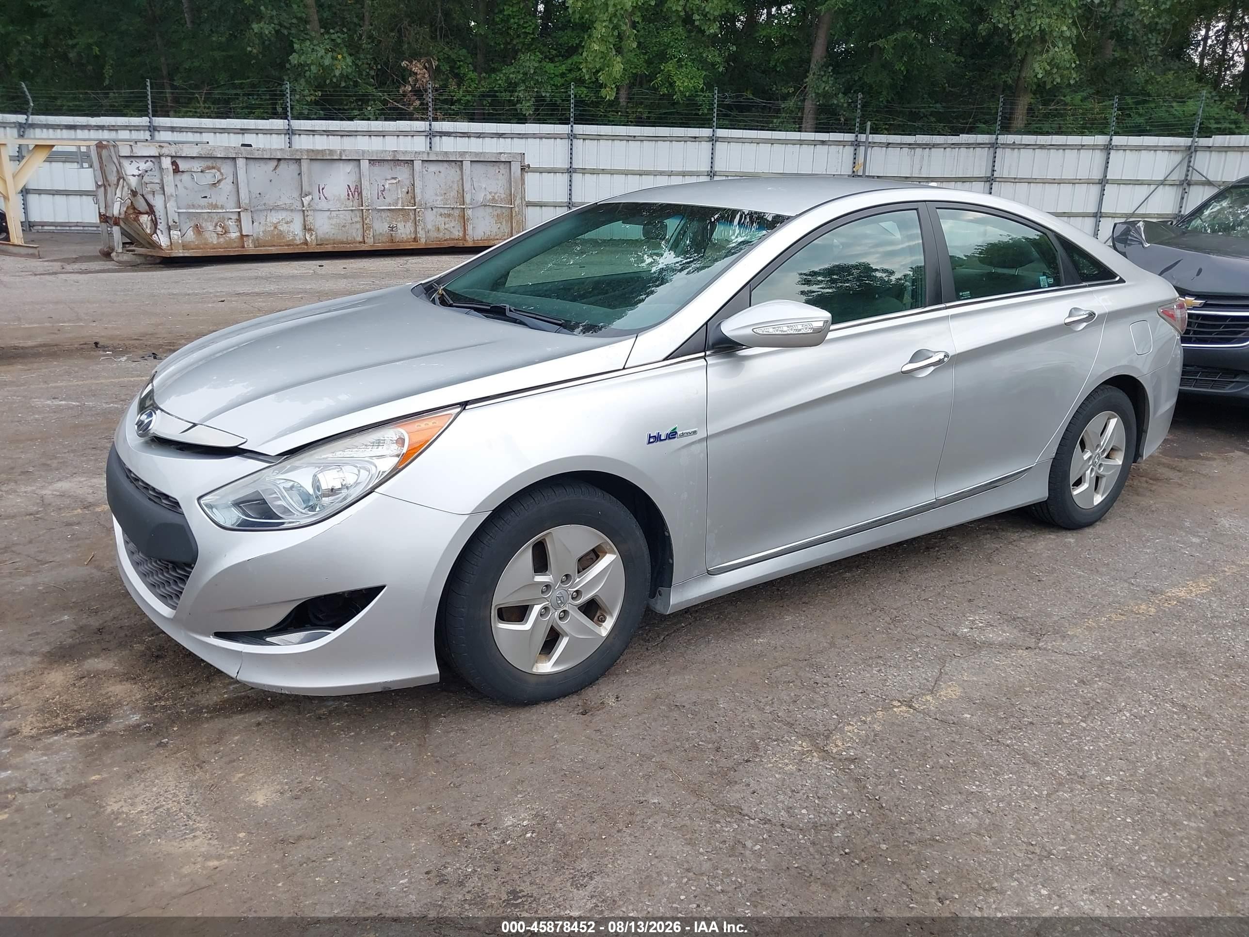 2011 Hyundai Sonata Hybrid   Серебряный vin: KMHEC4A46BA003323