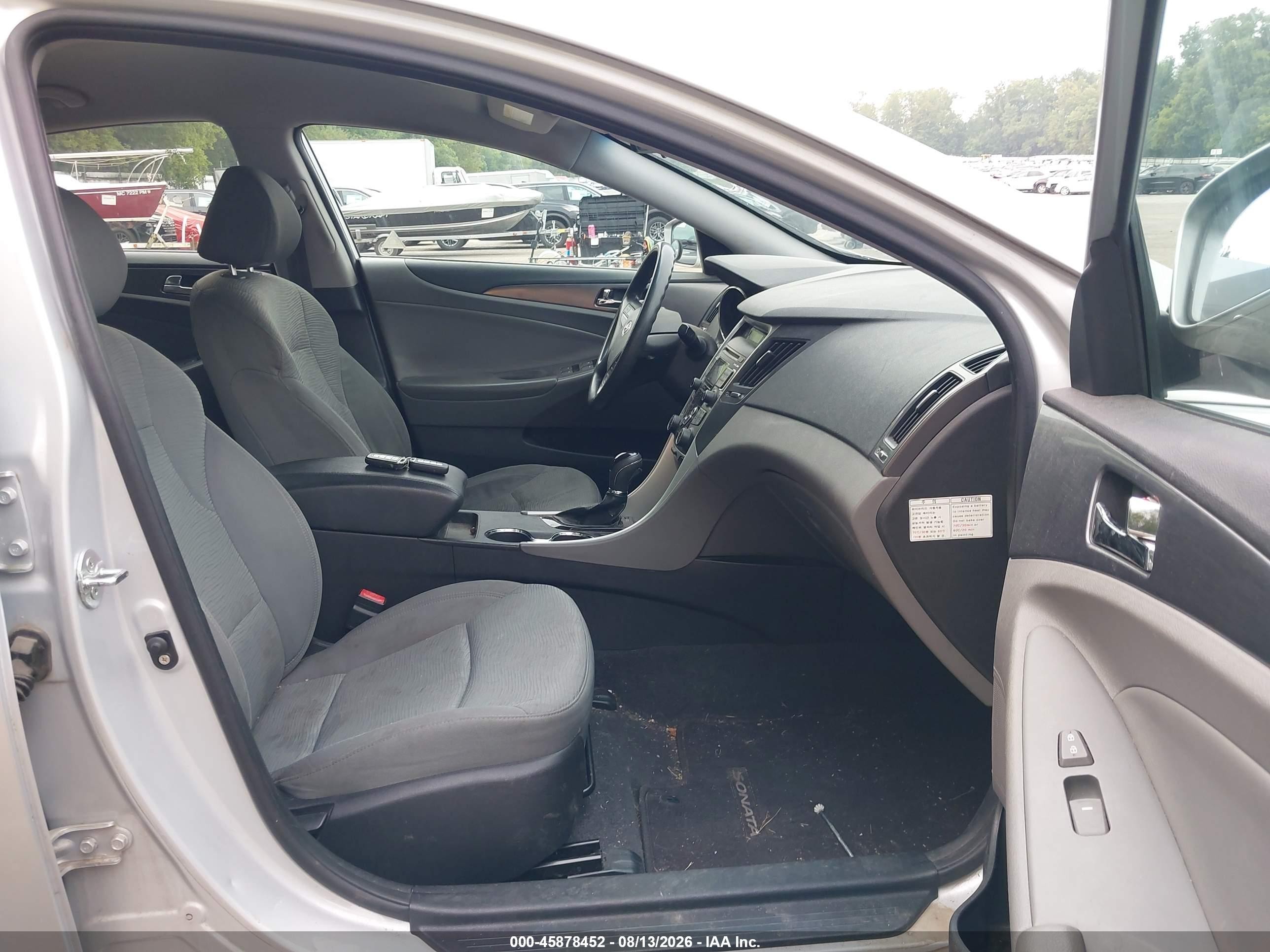 2011 Hyundai Sonata Hybrid   Серебряный vin: KMHEC4A46BA003323