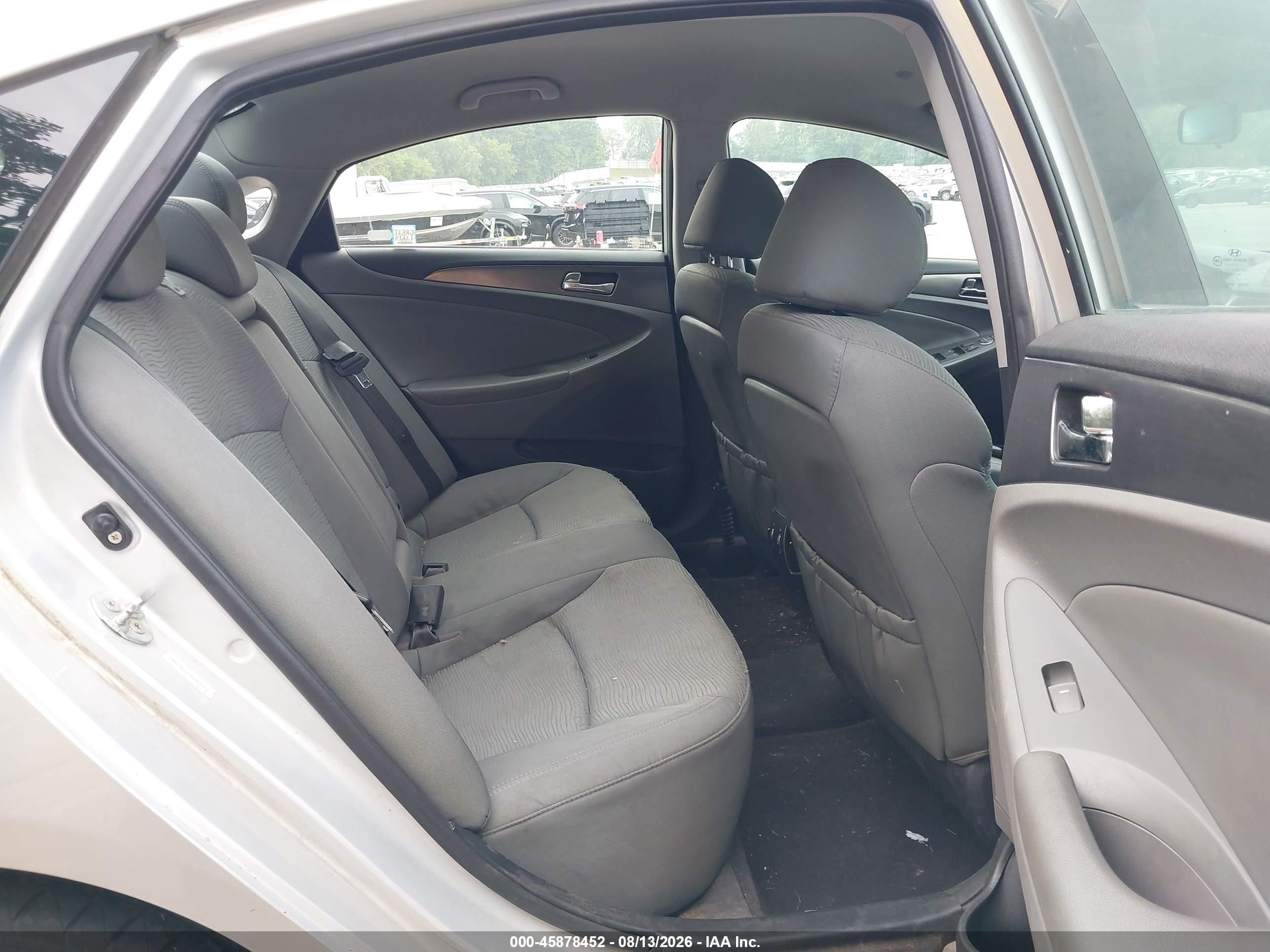 2011 Hyundai Sonata Hybrid   Серебряный vin: KMHEC4A46BA003323