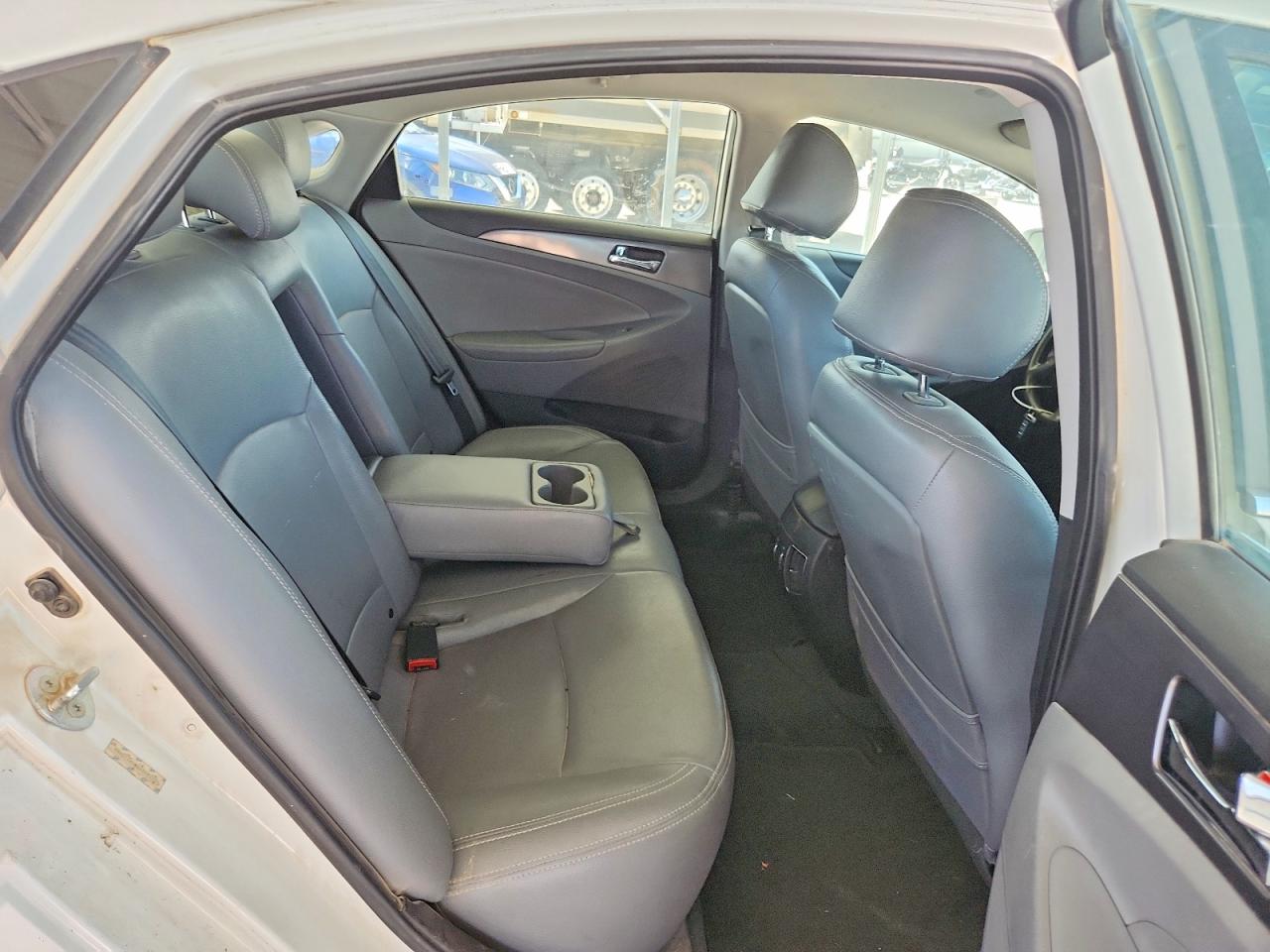 2011 Hyundai Sonata Hybrid Белый vin: KMHEC4A46BA008120