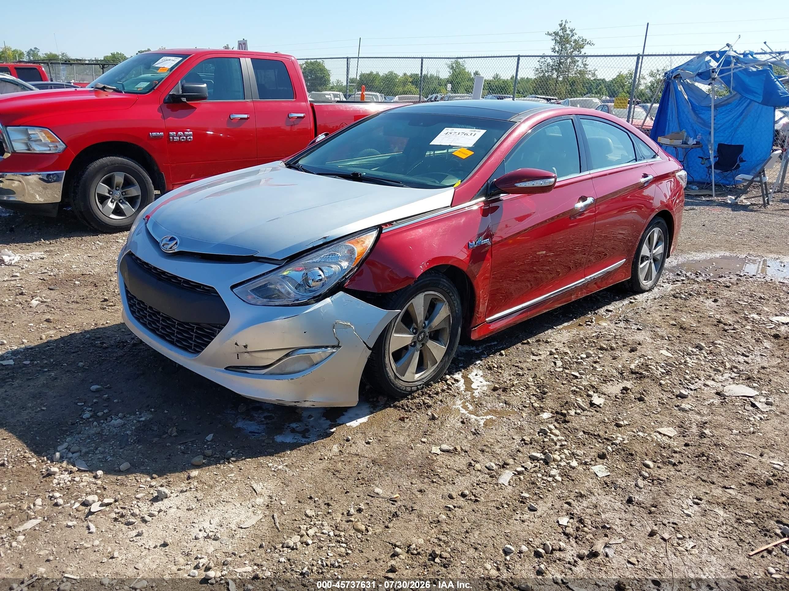 2012 Hyundai Sonata Hybrid   Red vin: KMHEC4A46CA038669