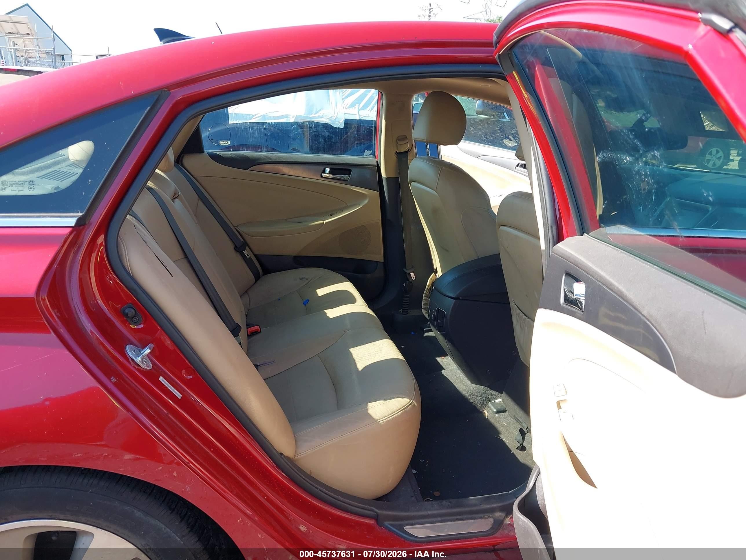 2012 Hyundai Sonata Hybrid   Red vin: KMHEC4A46CA038669