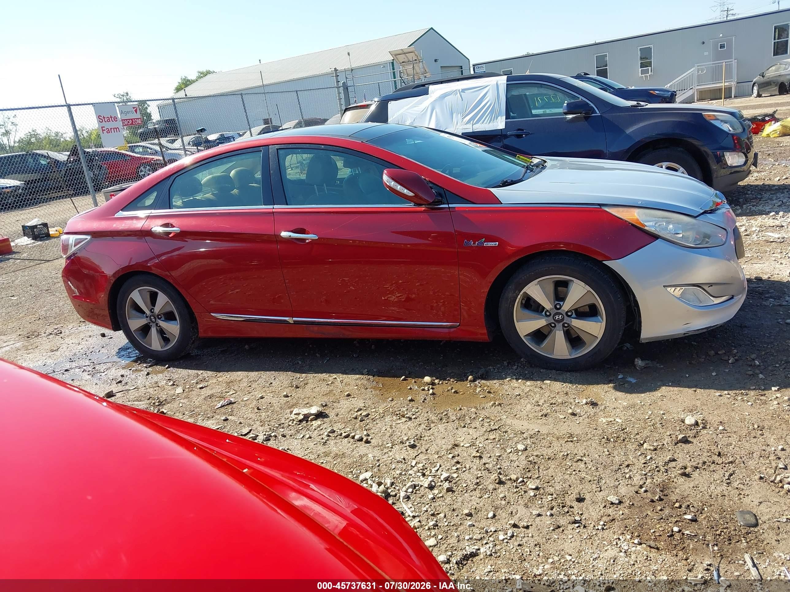 2012 Hyundai Sonata Hybrid   Red vin: KMHEC4A46CA038669