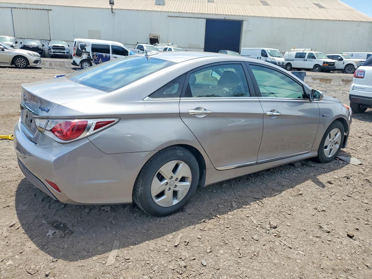 2012 Hyundai Sonata Hybrid Silver vin: KMHEC4A46CA039076