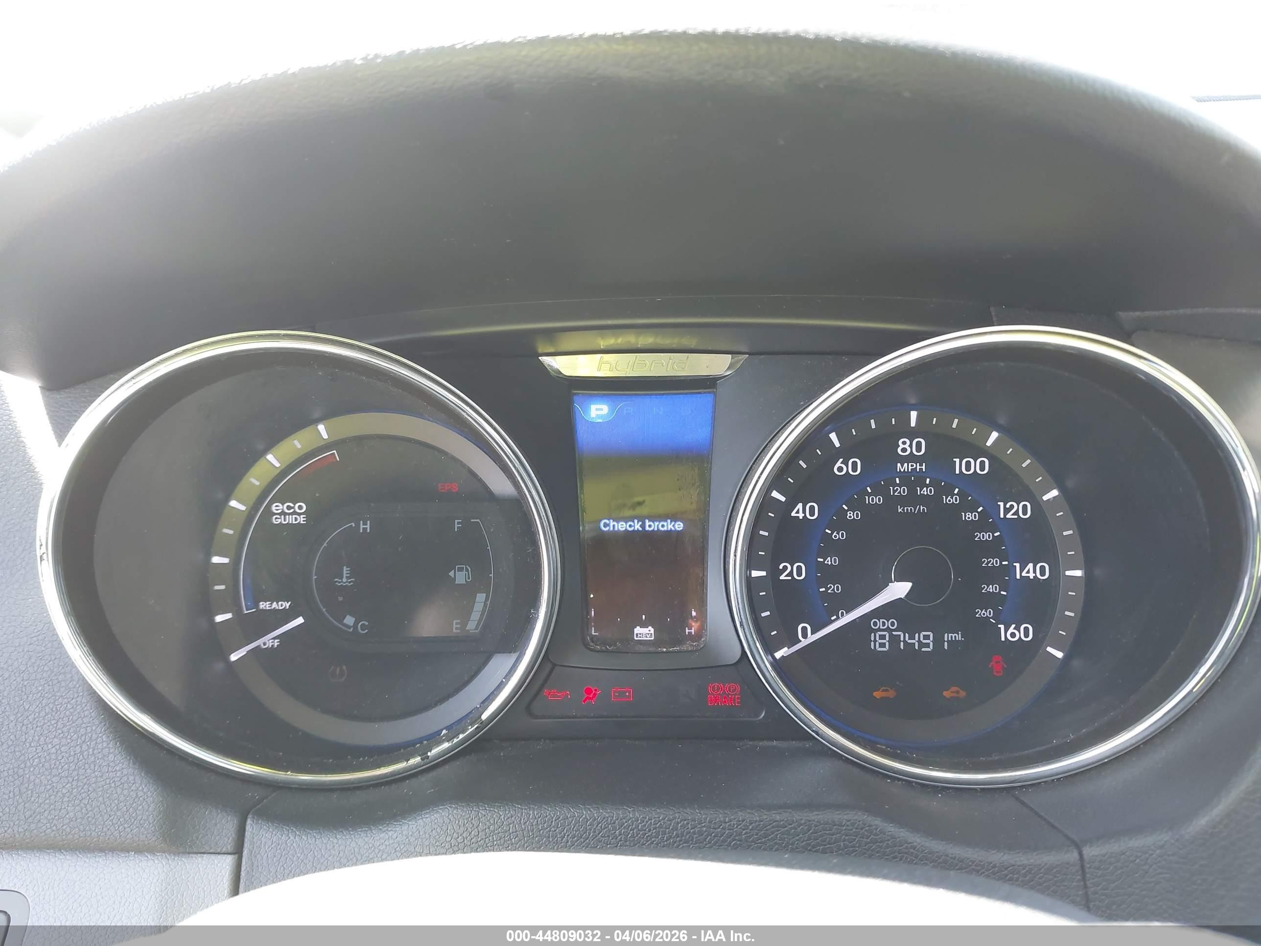 2012 Hyundai Sonata Hybrid   Silver vin: KMHEC4A46CA044732