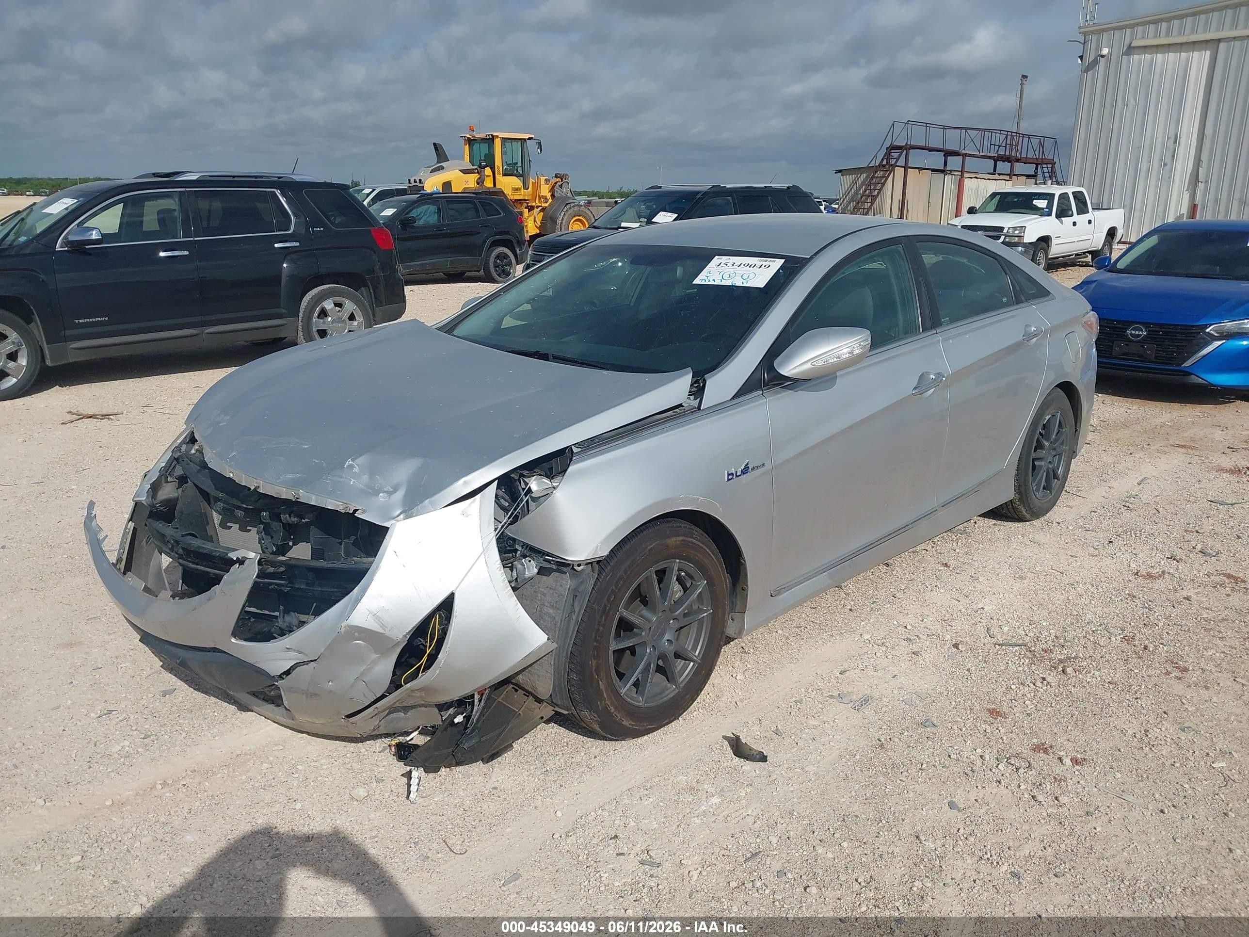 2012 Hyundai Sonata Hybrid   Silver vin: KMHEC4A46CA045251
