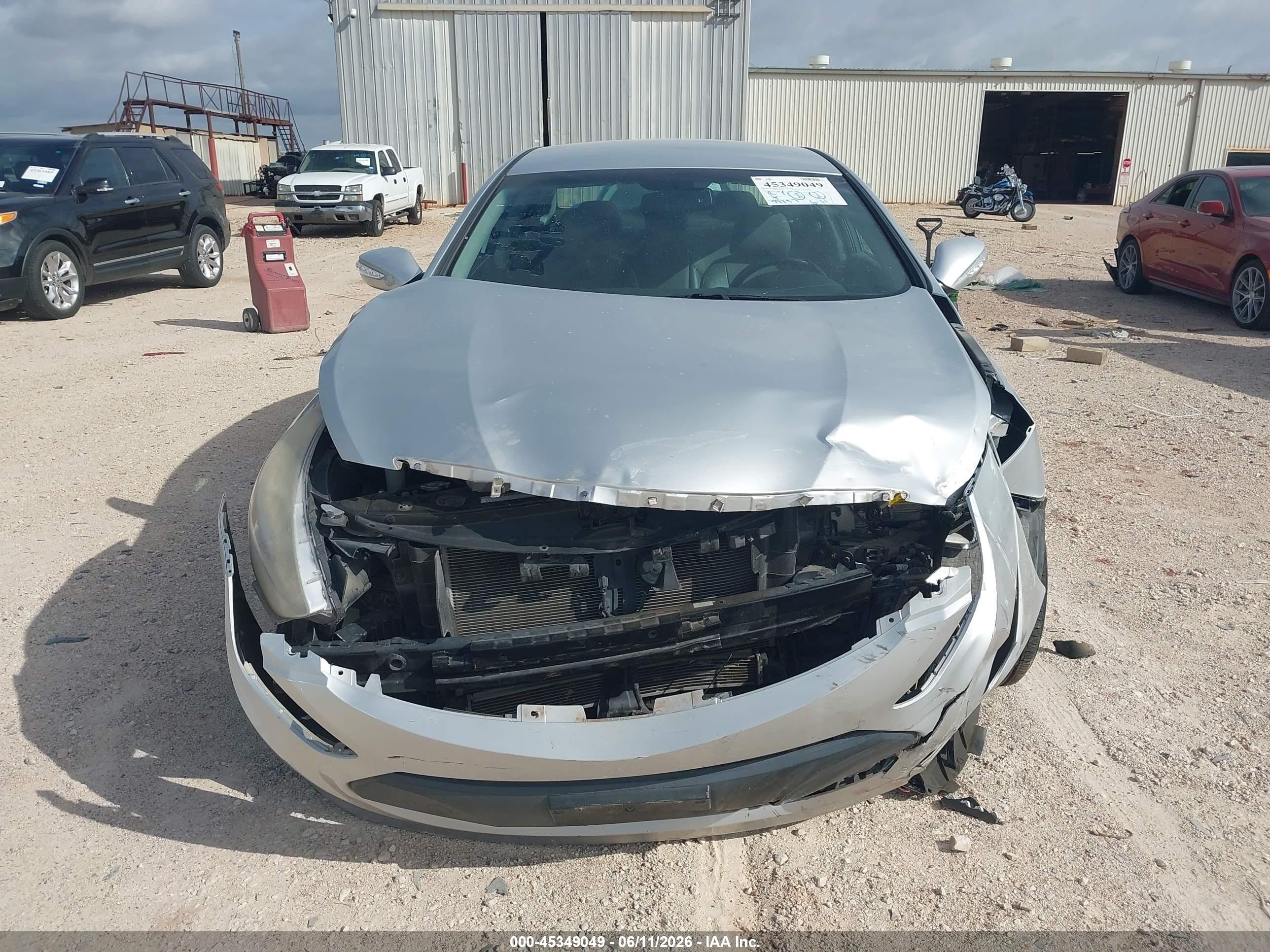 2012 Hyundai Sonata Hybrid   Silver vin: KMHEC4A46CA045251