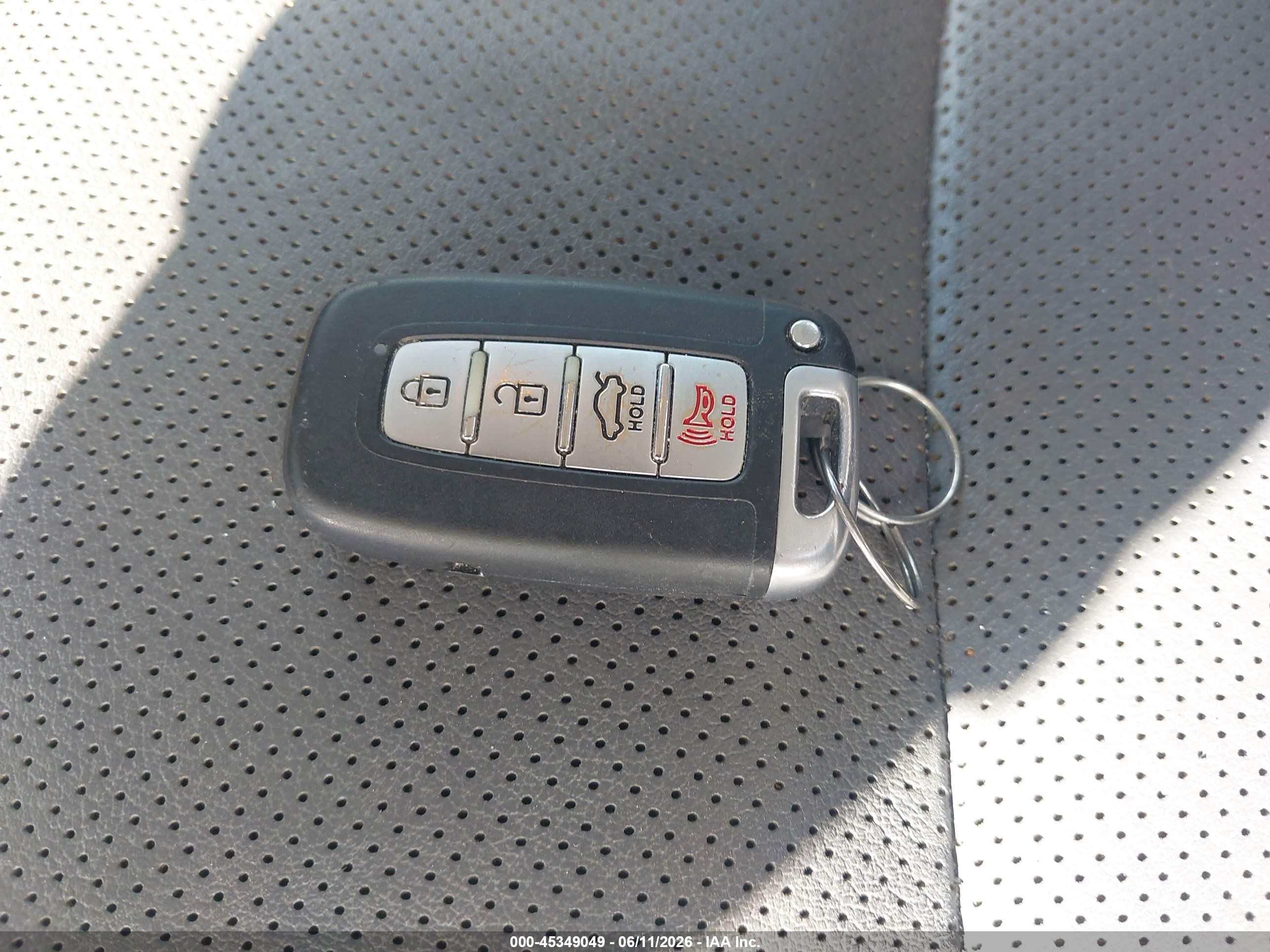 2012 Hyundai Sonata Hybrid   Silver vin: KMHEC4A46CA045251