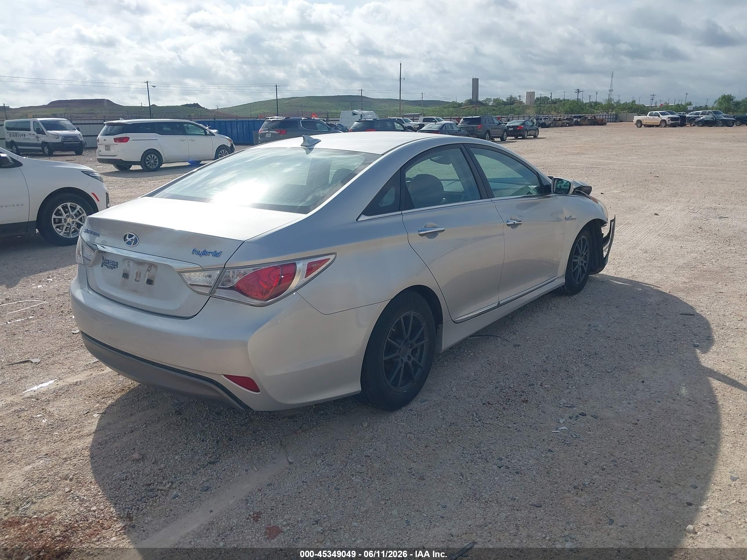 2012 Hyundai Sonata Hybrid   Silver vin: KMHEC4A46CA045251